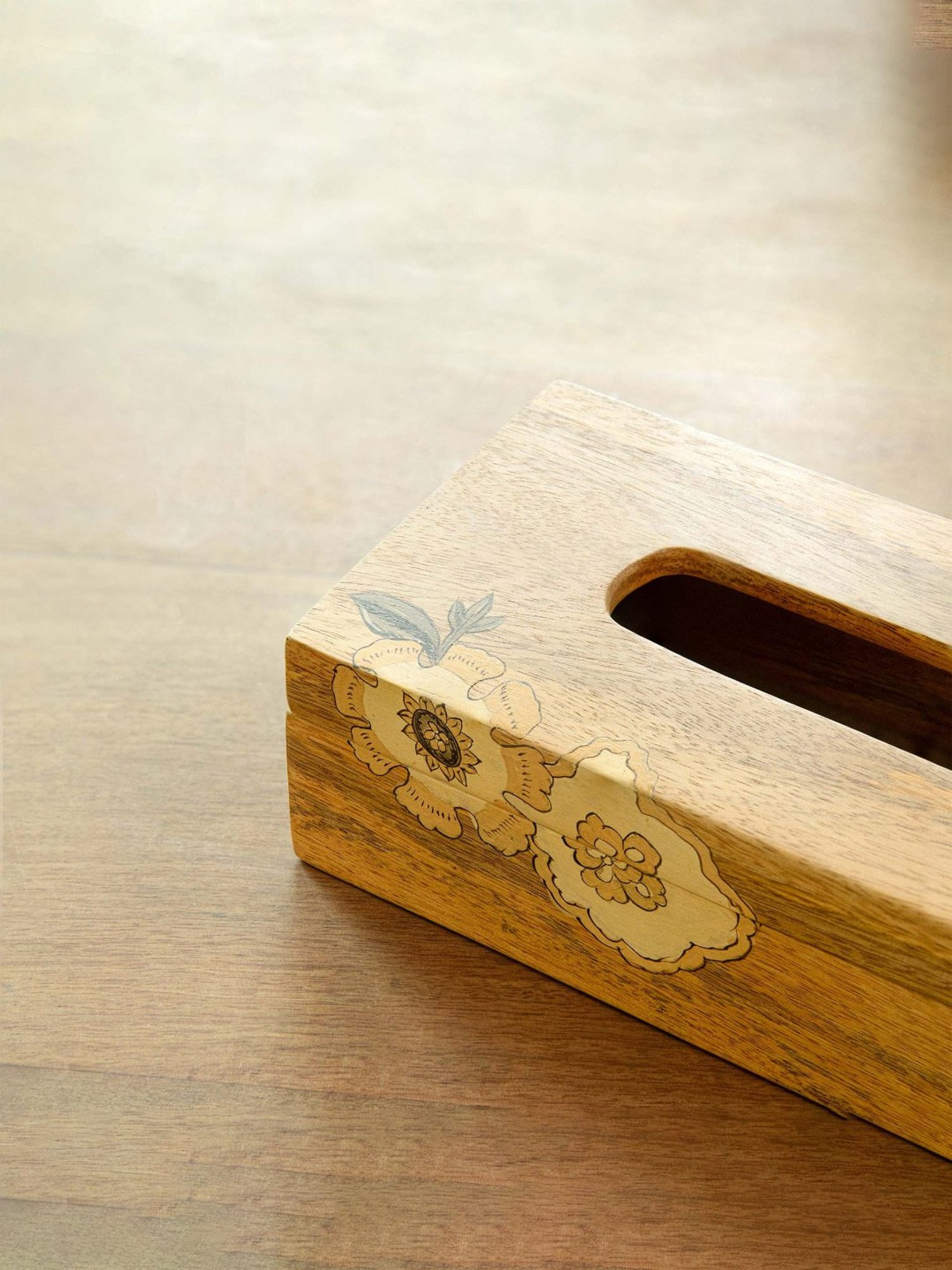 Karo Tapi Printed Multicolor Wood Tissue Box