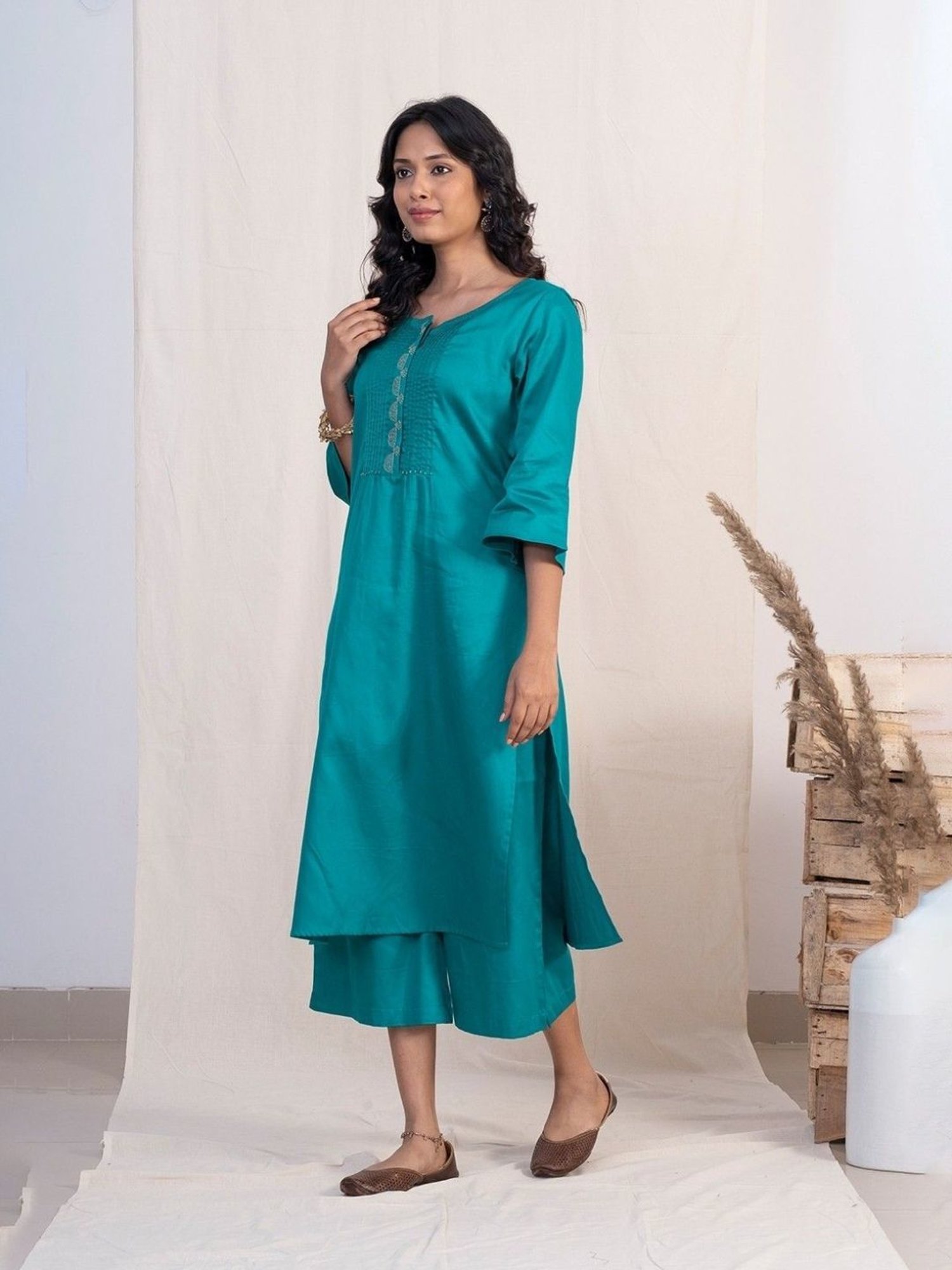 Akiso Jashn Blue Round Neck With Pintucks Set With Plazzo And Green Dupatta