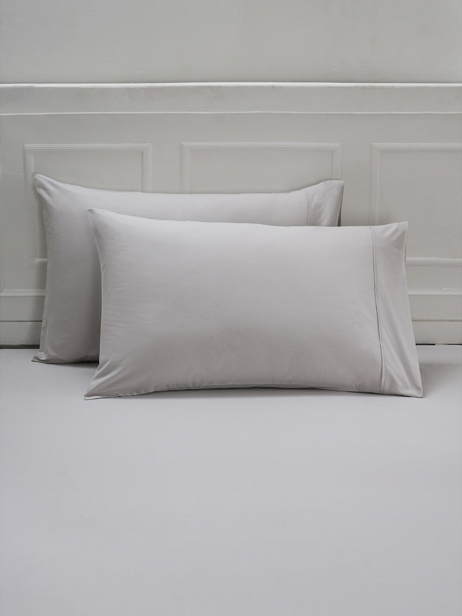 Maspar Colorart Eden Alloy Grey 144 TC Cotton Double Fitted Bed Sheet With 2 Pillow Covers