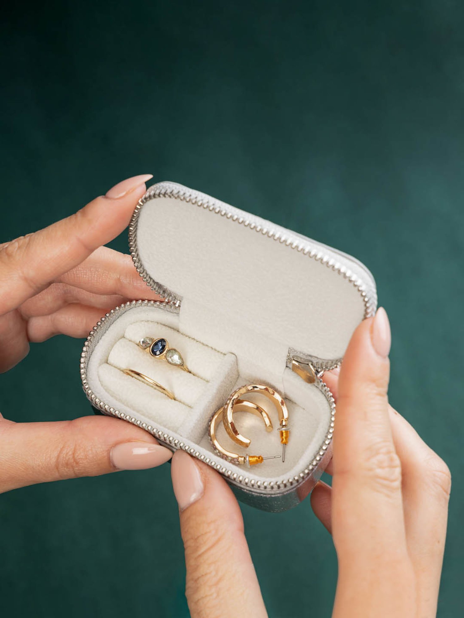 Accessorize London Silver Solid Pouch