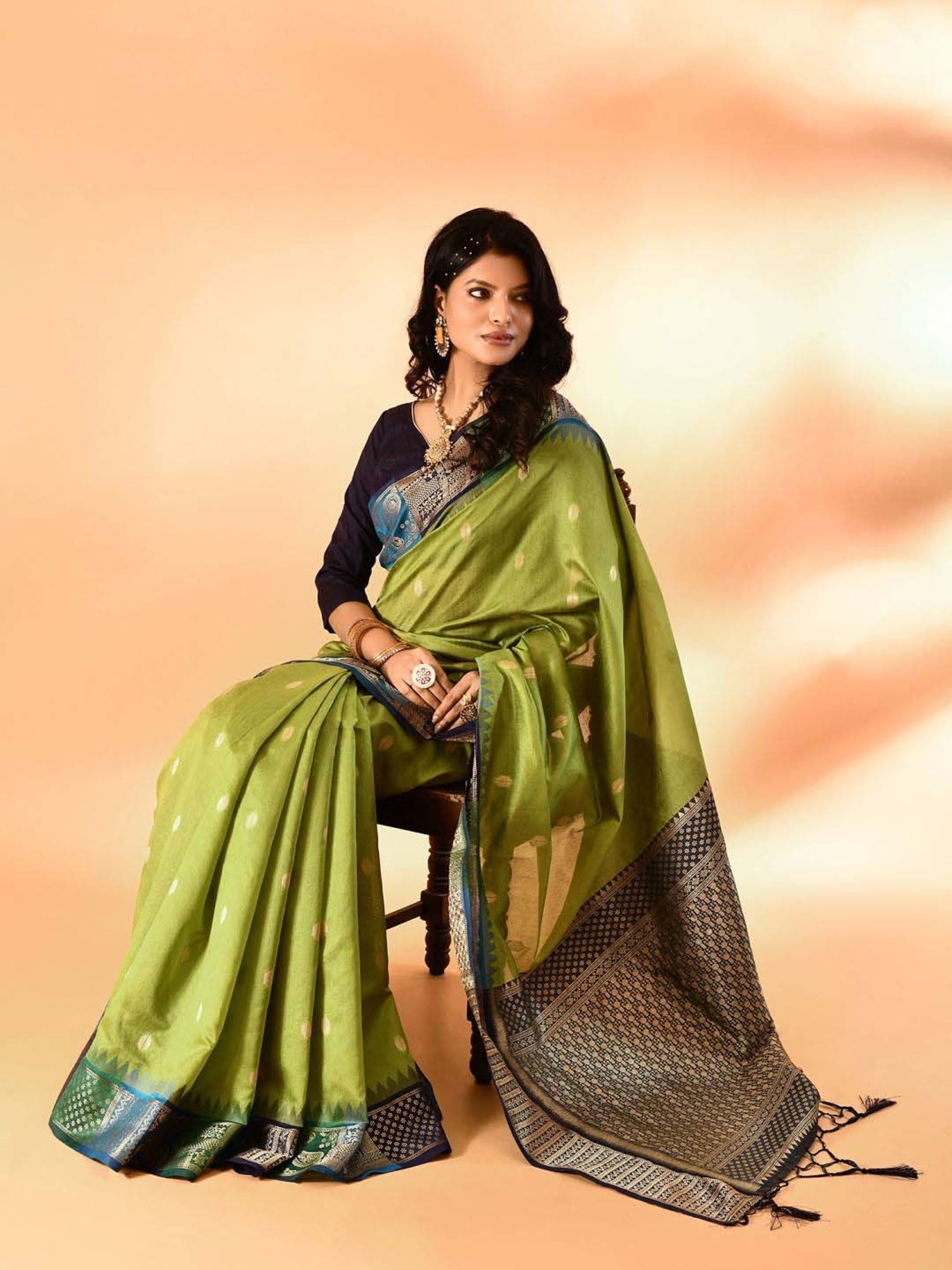 Elora Green Woven Saree With Unstitched Blouse