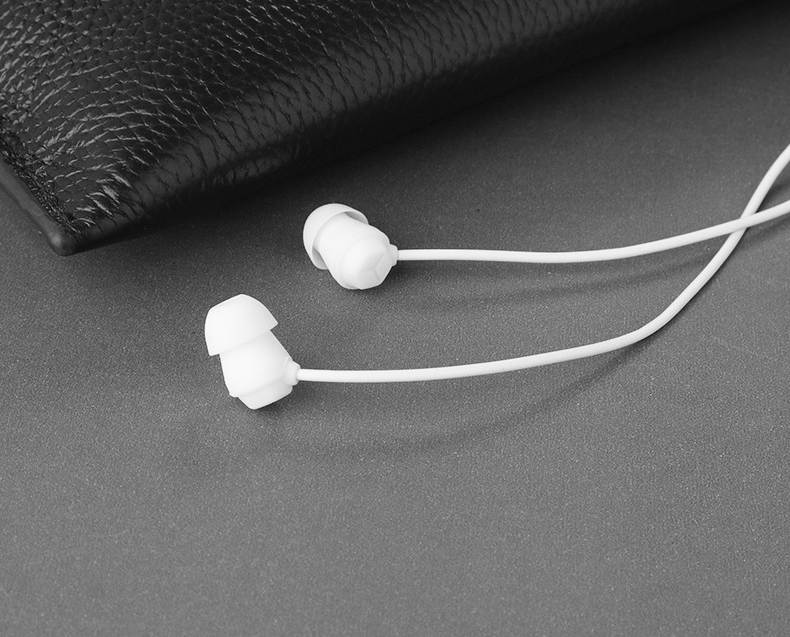 Headphones Gold Plated plug Soft and comfortable Clear sound quality Noise Isolation Headsets for Laptop, Mac, iPhone and Most Android Phones White and Black RJ-JS-X110-W