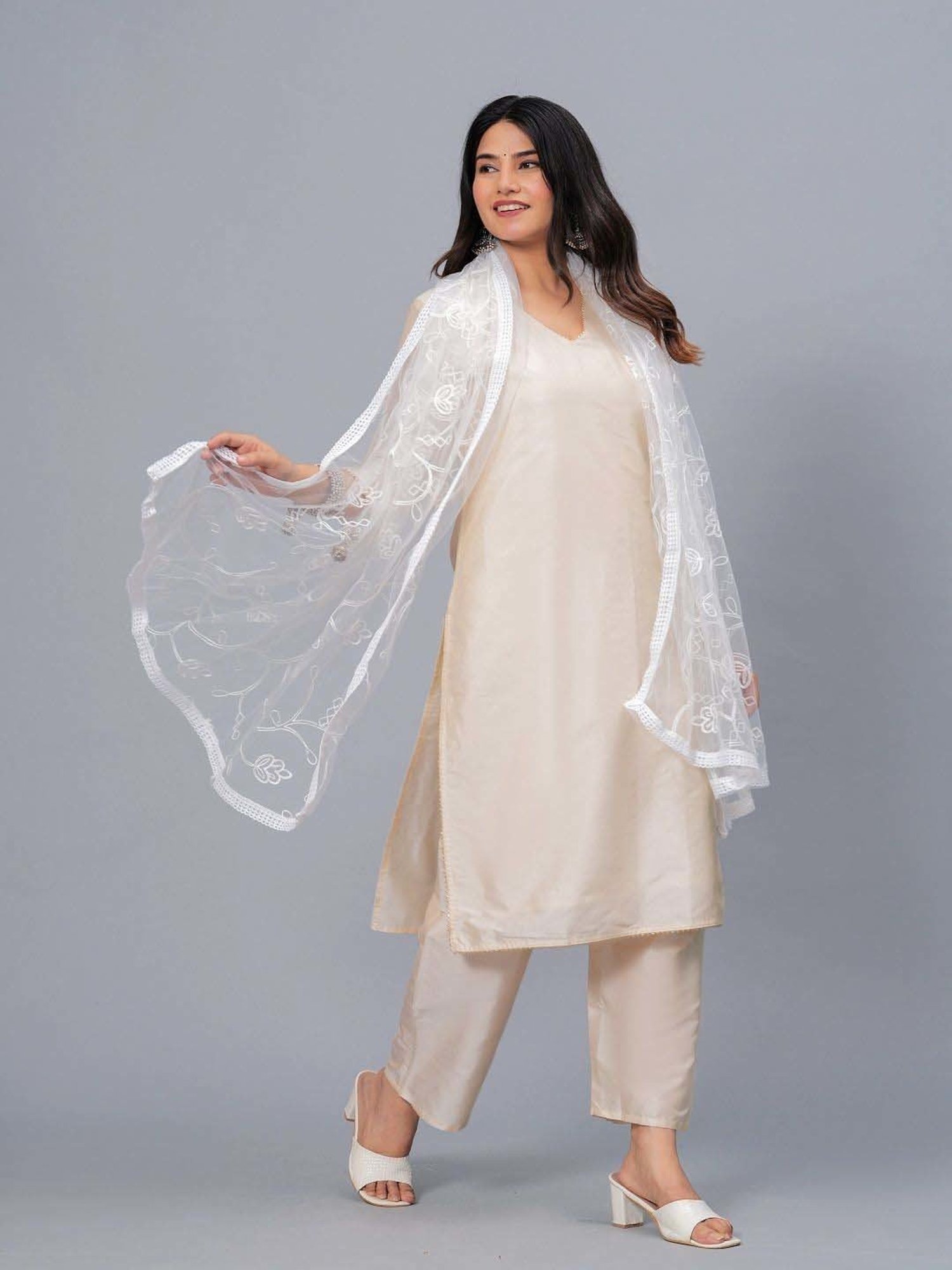 Stylum White Embroidered Dupatta