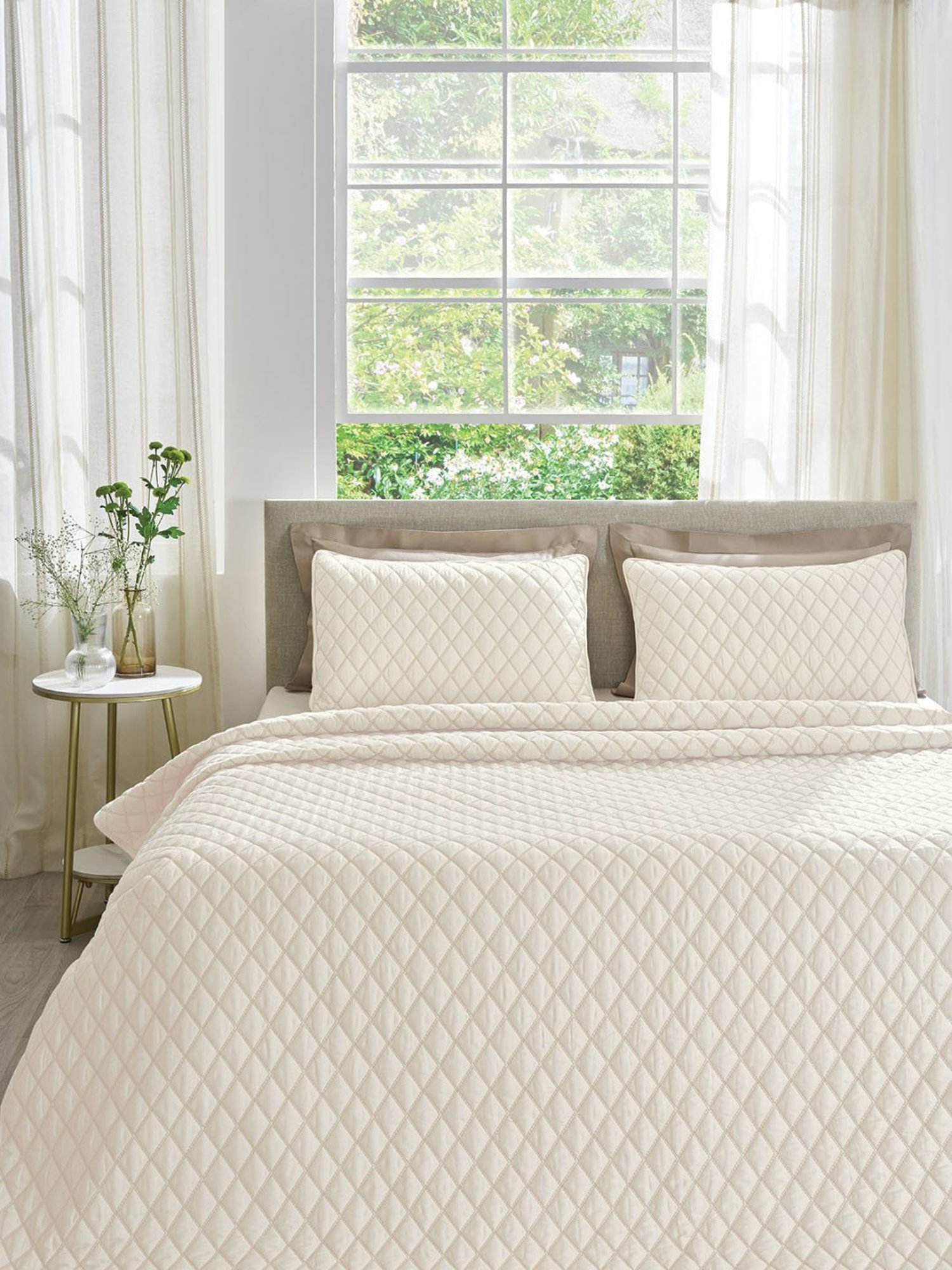 DDECOR Live beautiful Embroidery Baroque Metallic Grey 210 TC Cotton Comforters - Set of 3