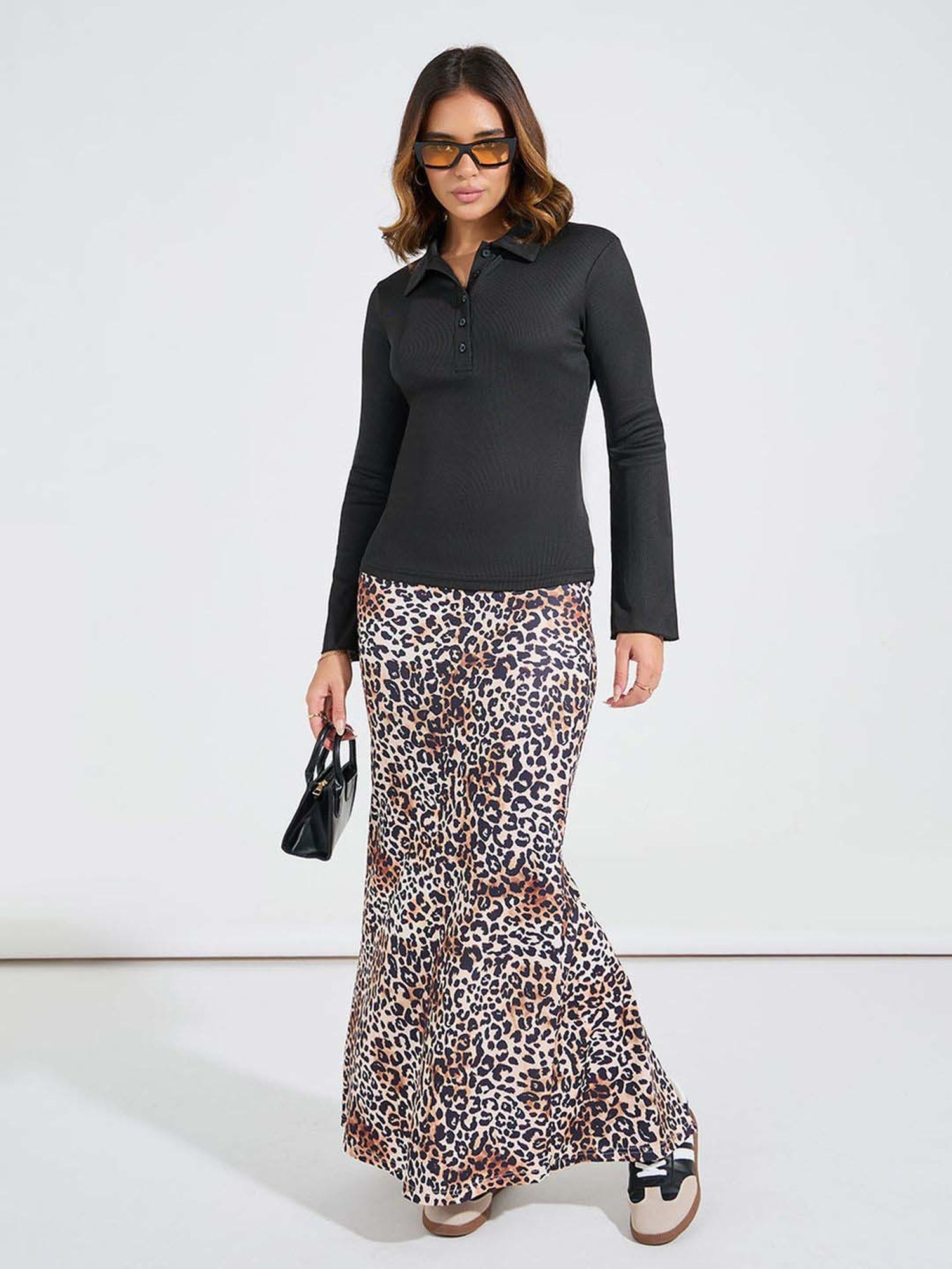 Styli Black Plain T-Shirt