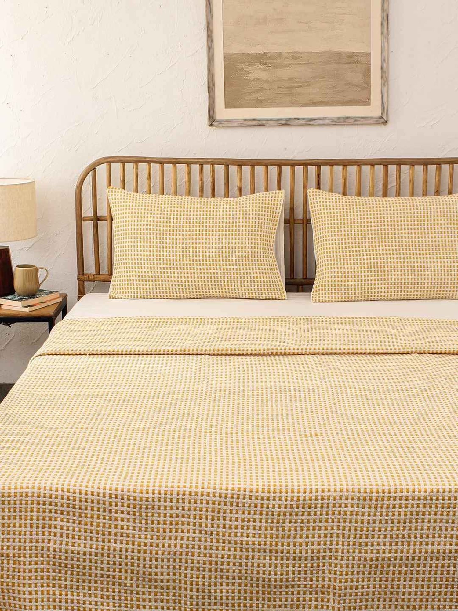 House This Girnar Yellow 150 TC Cotton Double Bedcover with 2 Pillow Covers