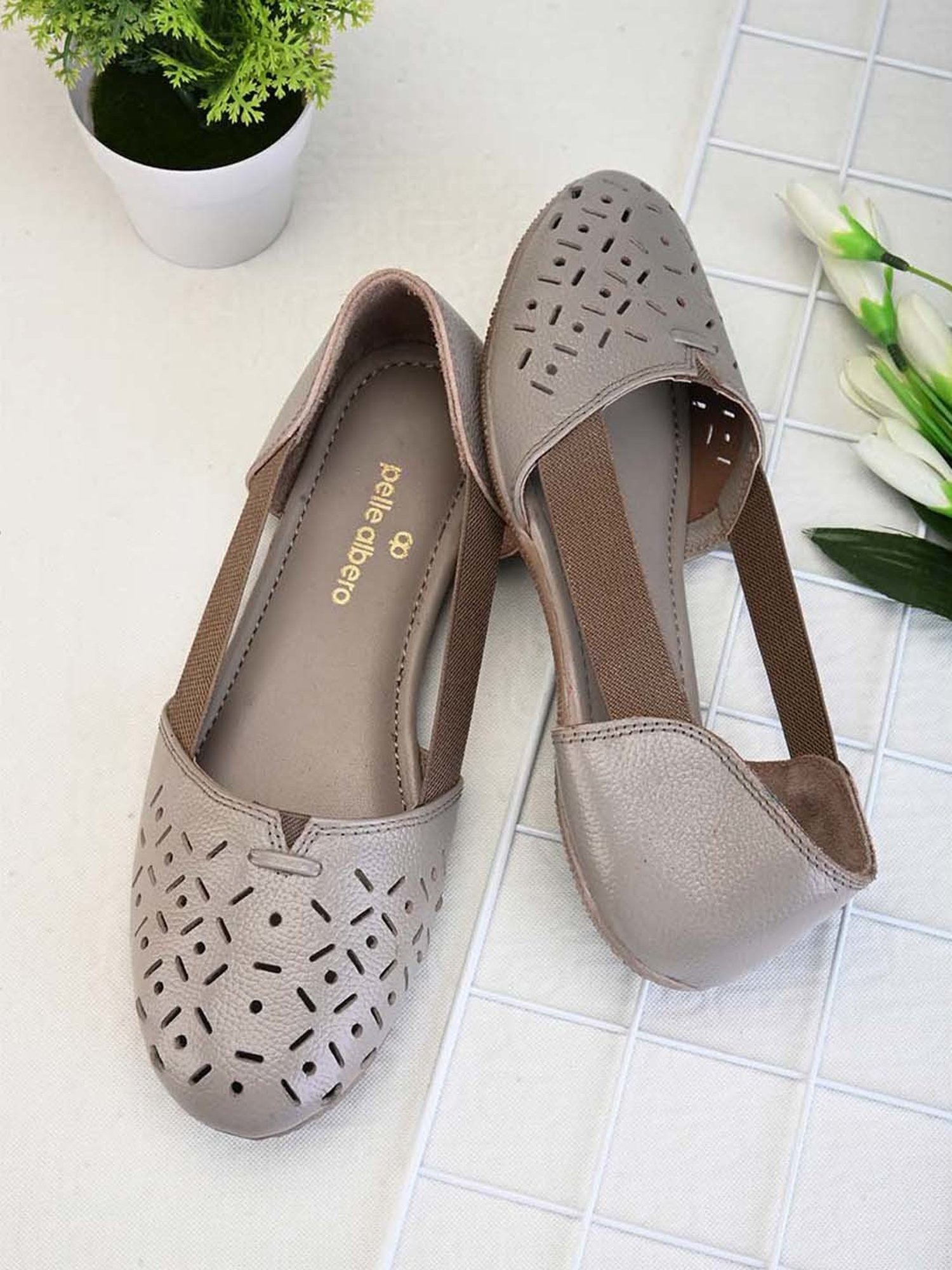 Pelle Albero Women's Grey Flat Ballets