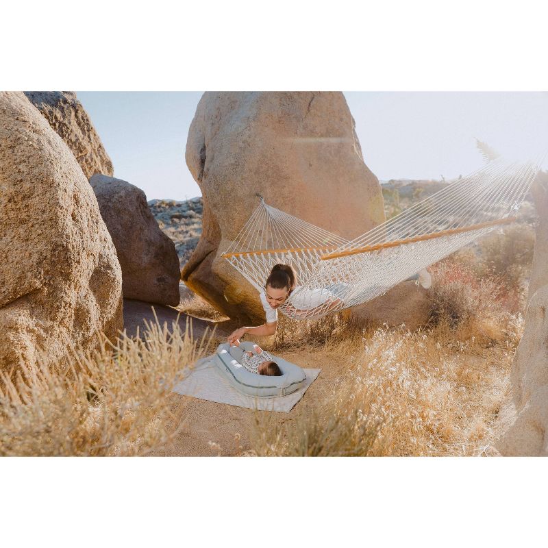 Simmons Kids' Silent Auto Gliding Elite Bassinet - Odyssey