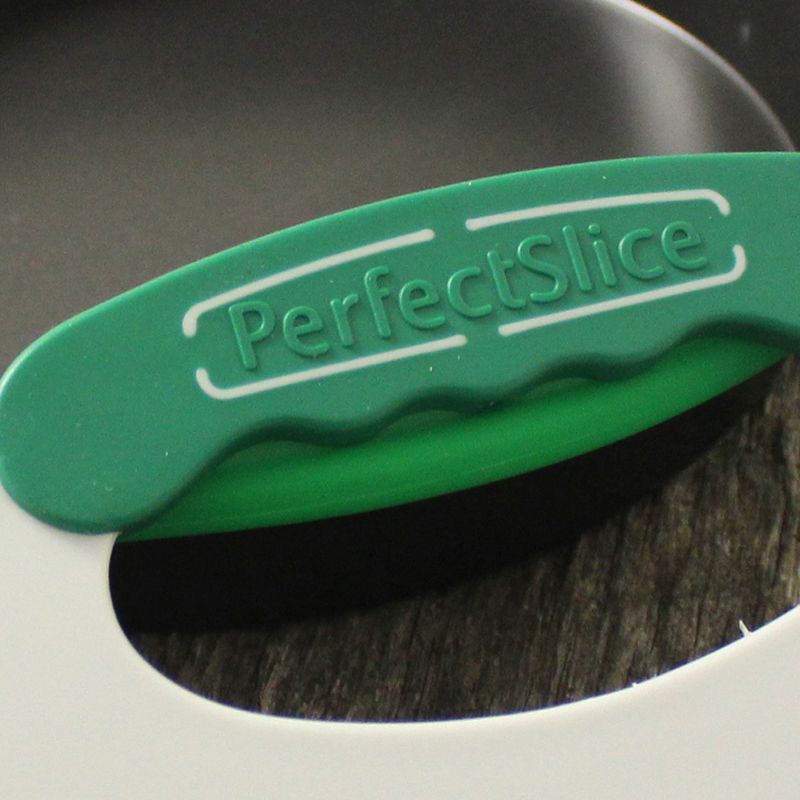 BergHOFF Perfect Slice 9" Steel Round Cake Pan with Silicone Sleeve and Tool