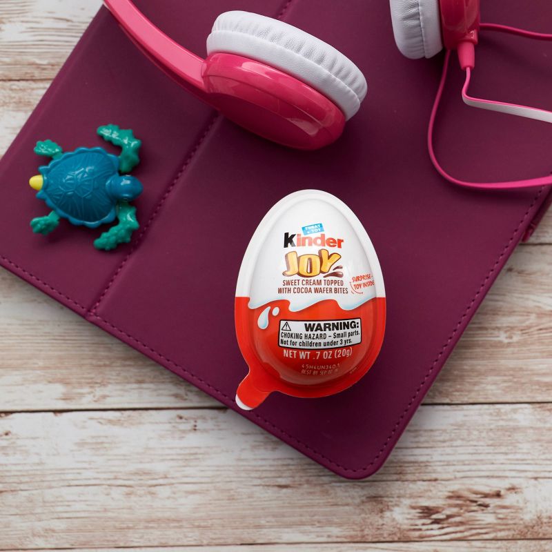 Kinder Joy Sweet Cream Topped with Cocoa Wafer Bites Milk Chocolate Treat + Toy - 0.7oz