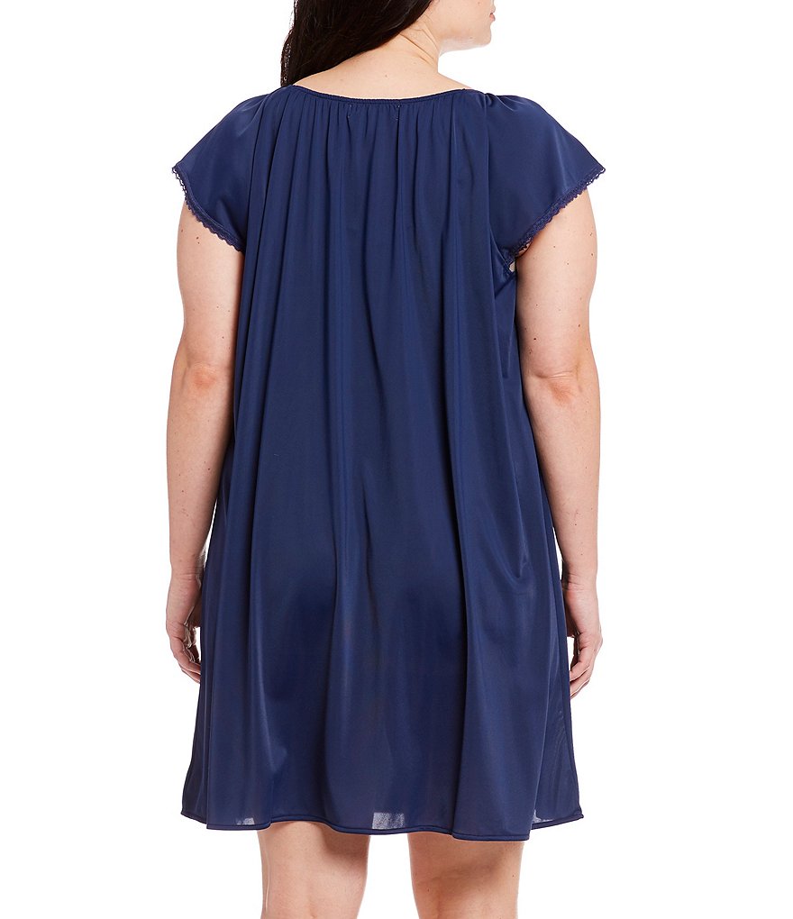 Miss Elaine Plus Round Neck Short Flutter Sleeve Embroidered Nightgown