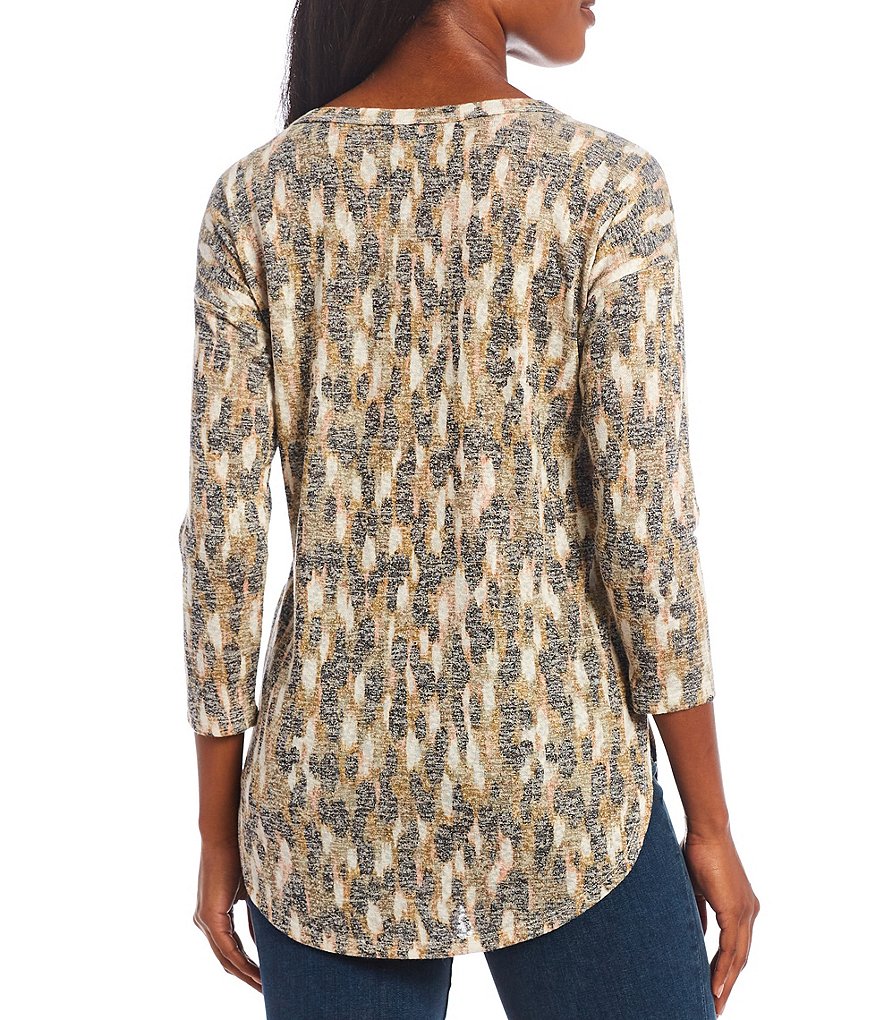 Bobeau Animal Print Slub Knit 3/4 Sleeve Hi-Low Top