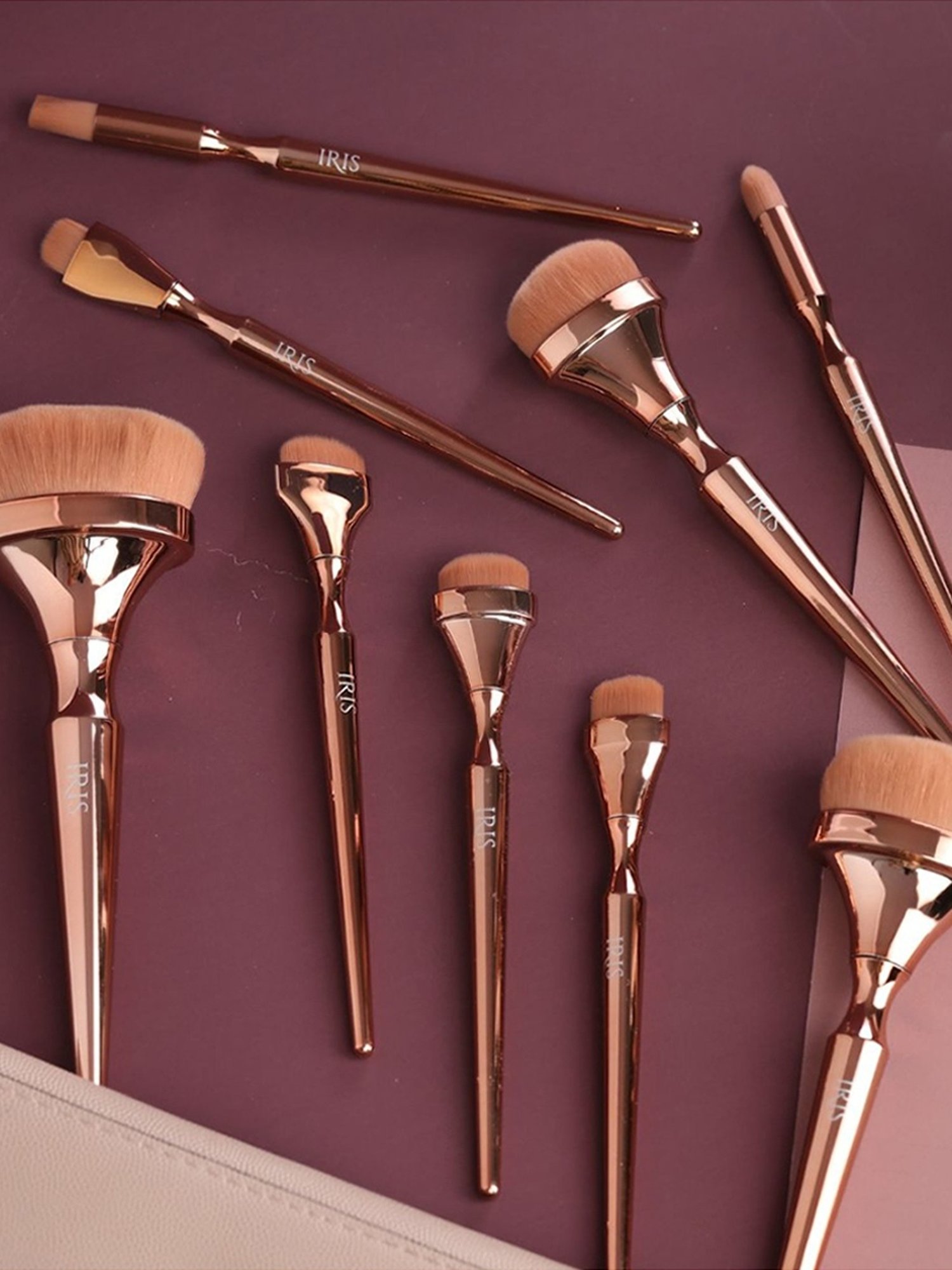 Iris Cosmetics Luminous 14-Piece Complete Brush Set