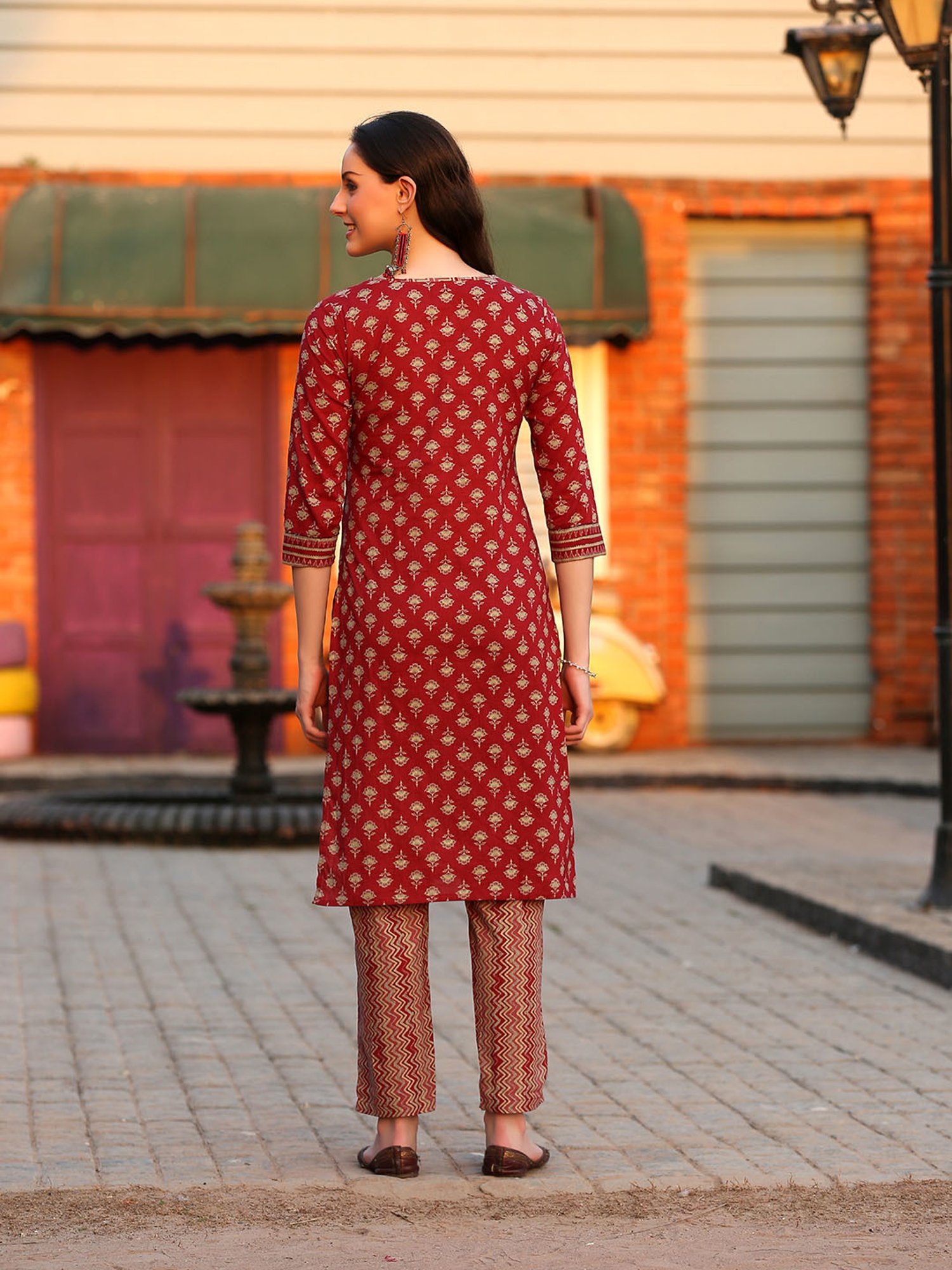 DECKEDUP Red Cotton Embellished Kurta With Pants