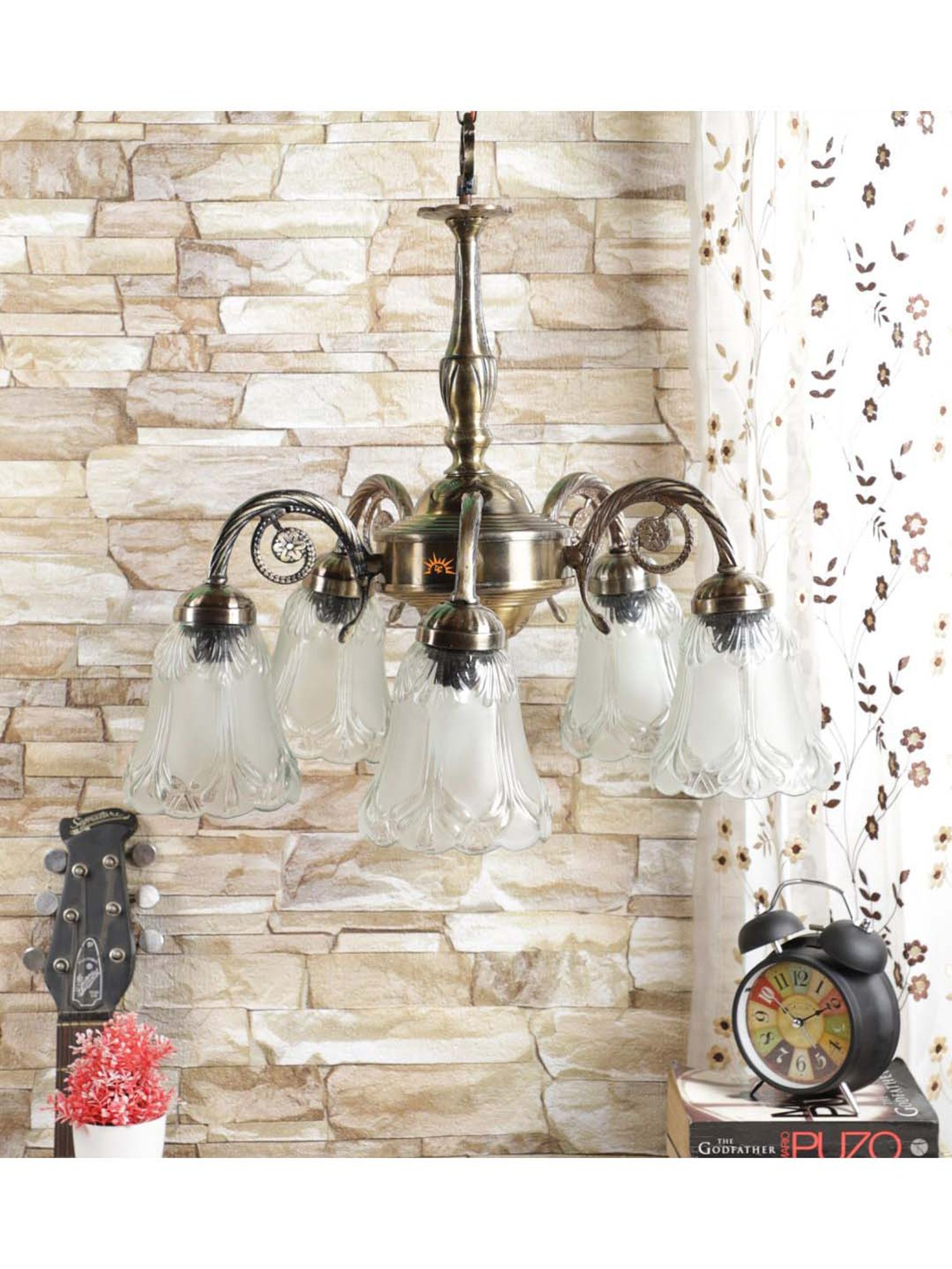 DecorativeRay Golden Chandiler - Set of 1