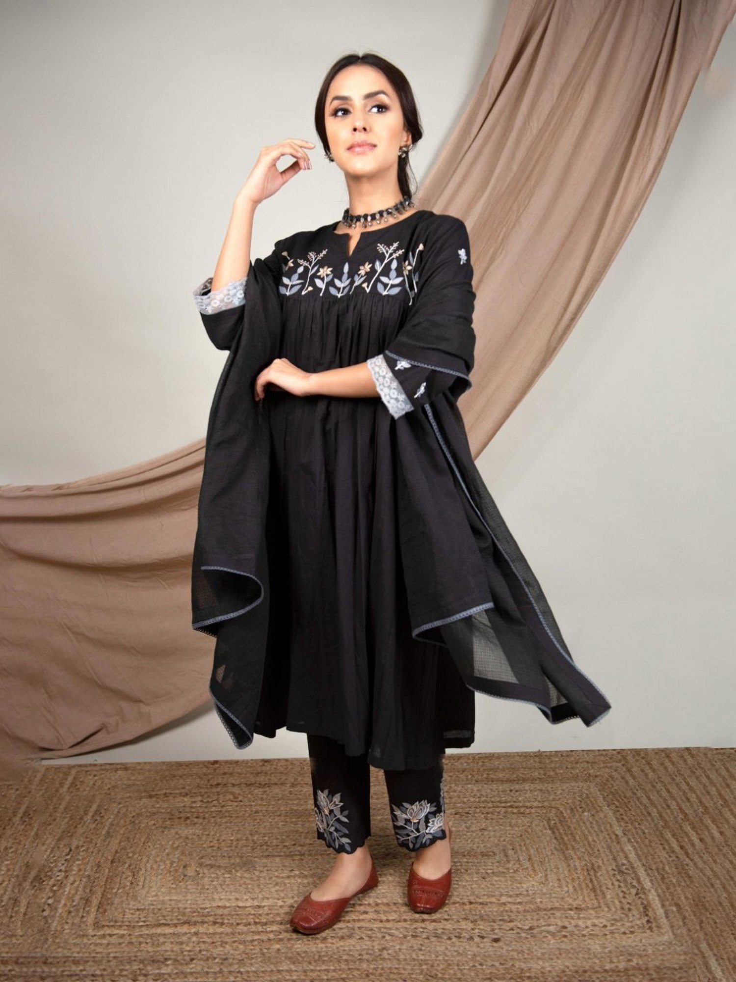Priya Chaudhary Black Nargis Hand Embroidered Cotton Kurta with Pants