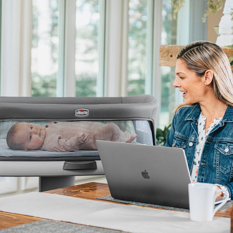 Simmons Kids' Silent Auto Gliding Elite Bassinet - Odyssey