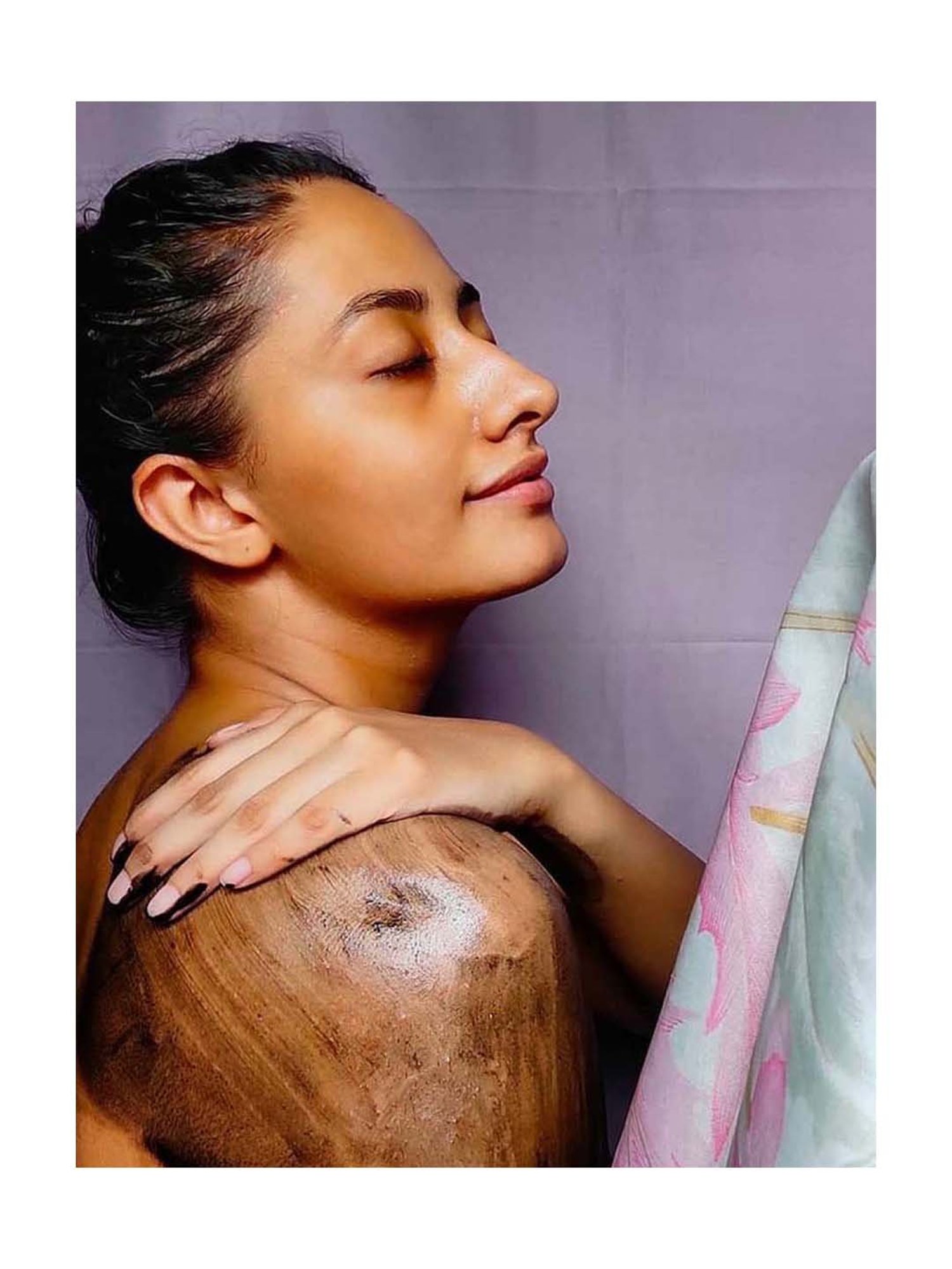 BioBlush Dark Knight Charcoal Body Scrub - 230 gm