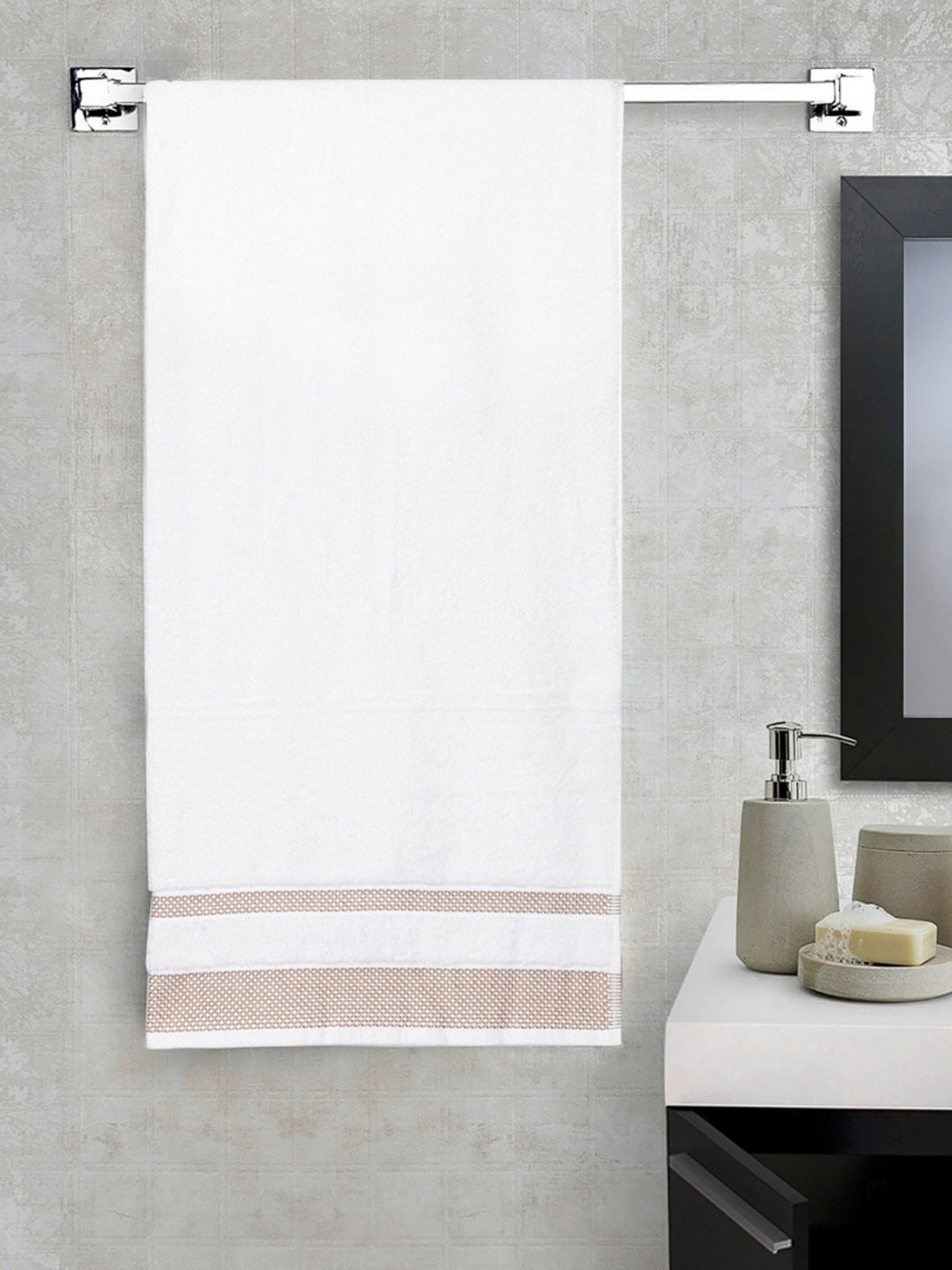 Spaces Hygro White 600 GSM Cotton Bath Towel