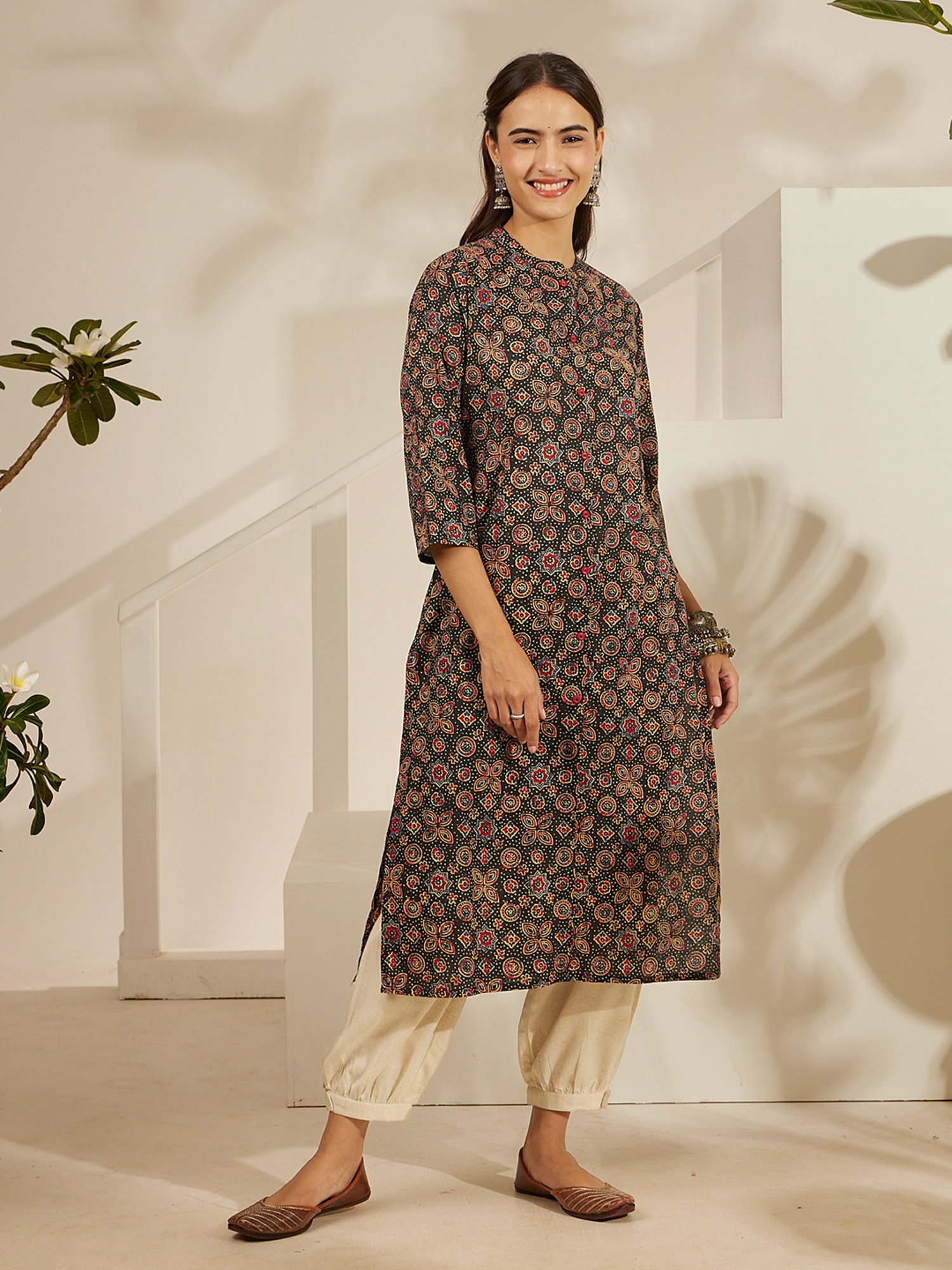 Daali Black Cambric Mandarin Collar 3/4 Sleeves Basics Kurta with Two Pockets