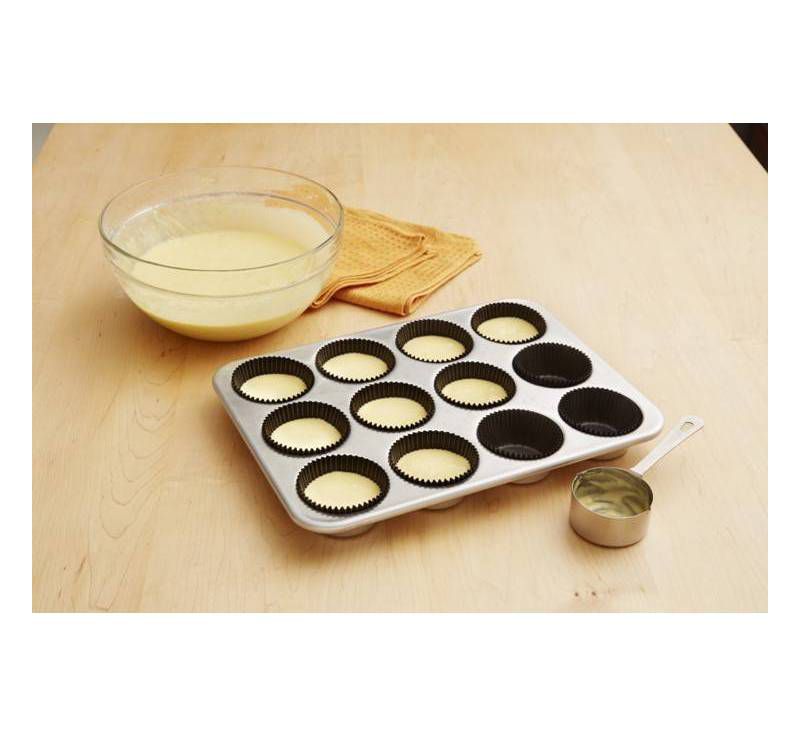 Betty Crocker Super Moist Yellow Cake Mix & Chocolate Frosting Bundle