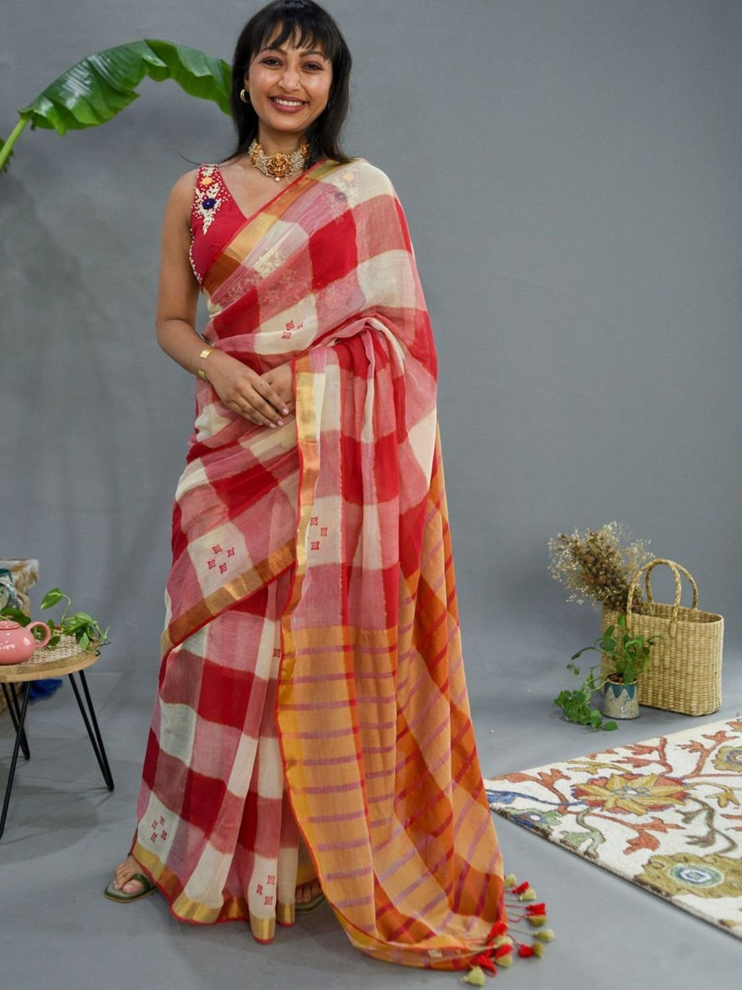 Suta Red & White Cotton Chequered Saree Without Blouse