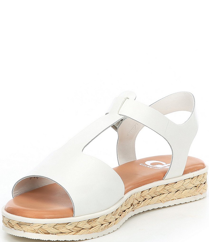 GB Stay-Truuee Leather T-Strap Sandals