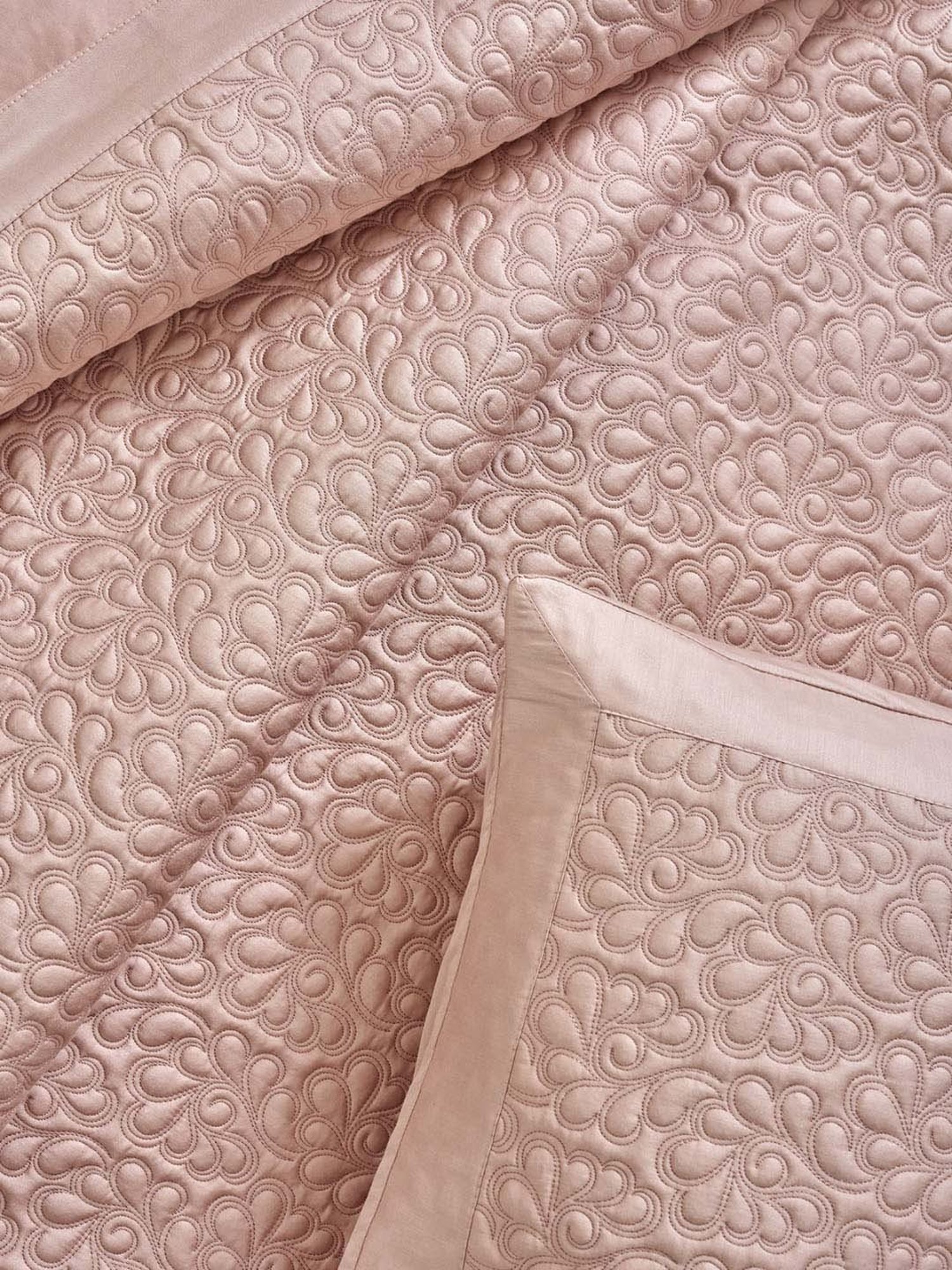 DDECOR Live beautiful Geometric Savannah Dusty Rose 210 TC Cotton Comforters - Set of 3