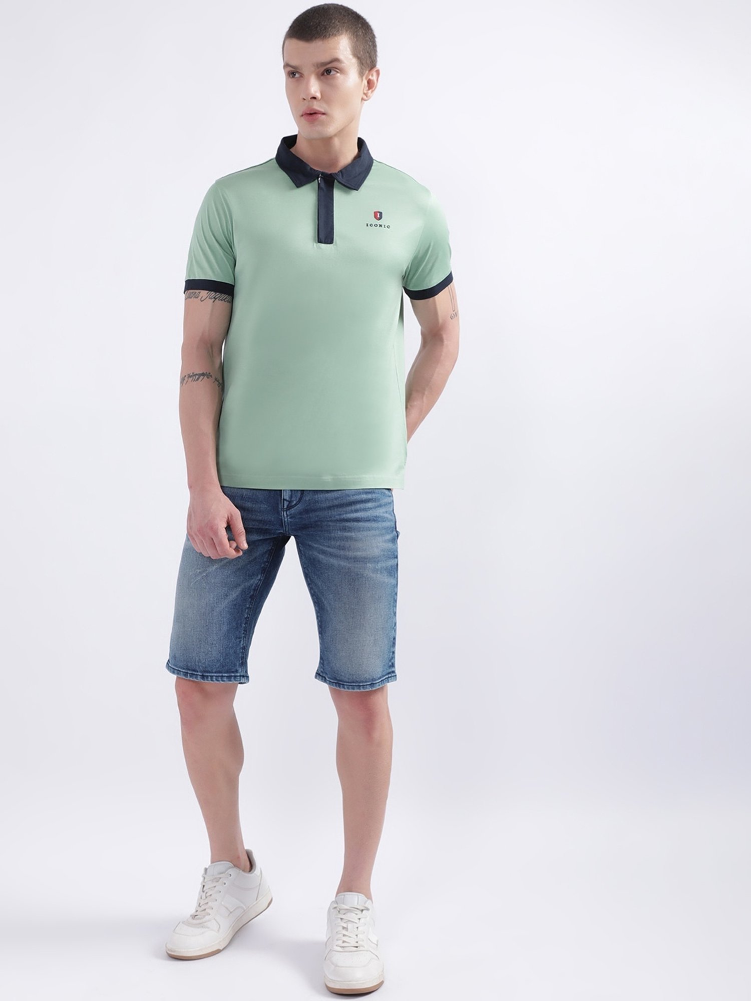 Iconic Men Colourblocked Regular Fit Cotton T-shirt