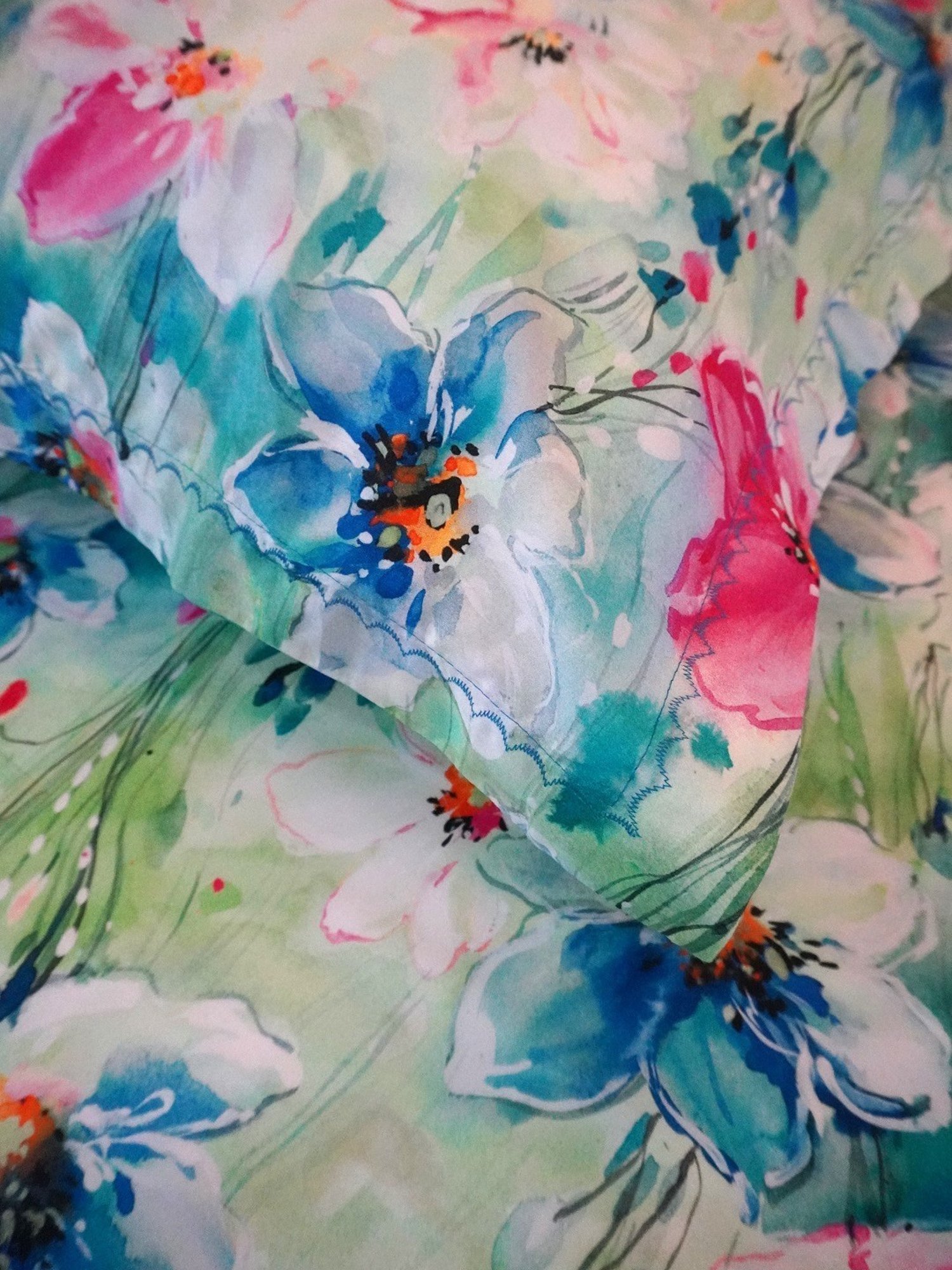 TARA Sparkling Homes Champ de Fluers Multicolor Cotton 350 TC King Bedsheet with 2 Pillow Covers