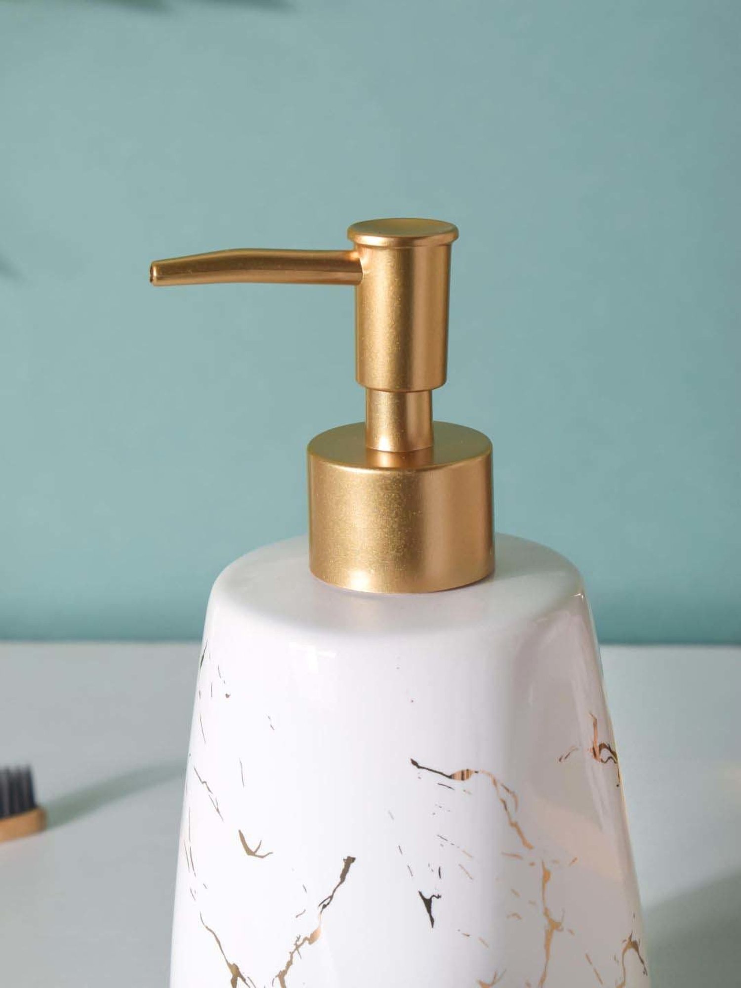 Nestasia ceramic durable marble finish white Liquid soap dispenser for Bathroom & Wash Basin(350 ml)