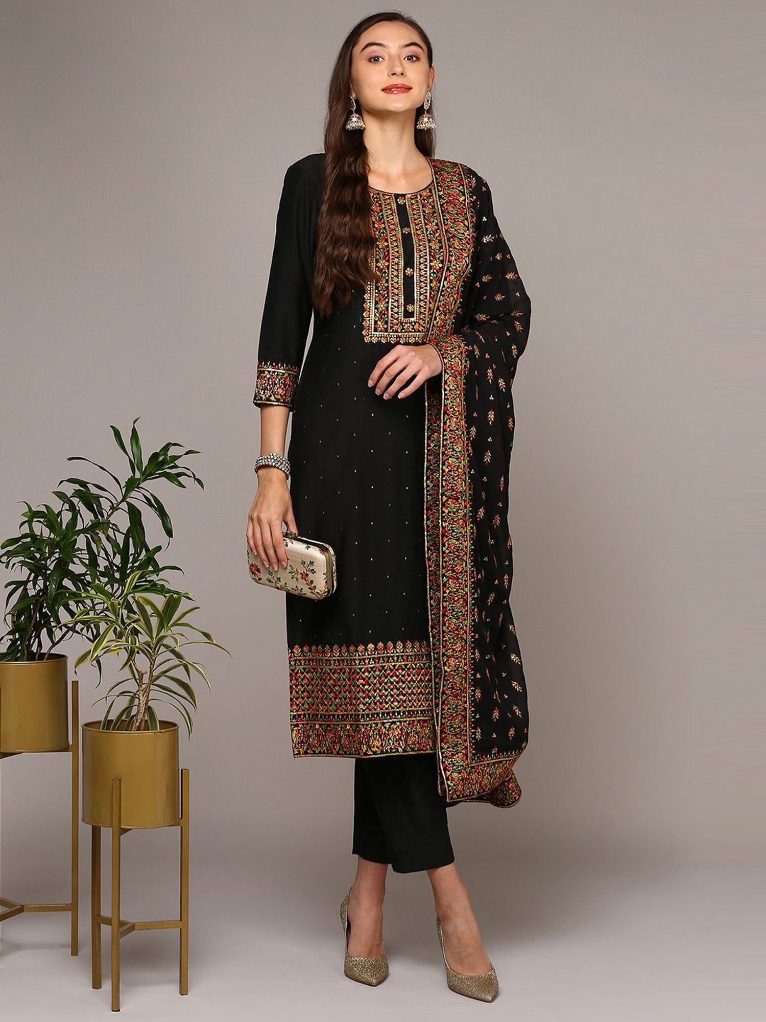 Vaamsi Black Embroidered Kurta Pant Set With Dupatta