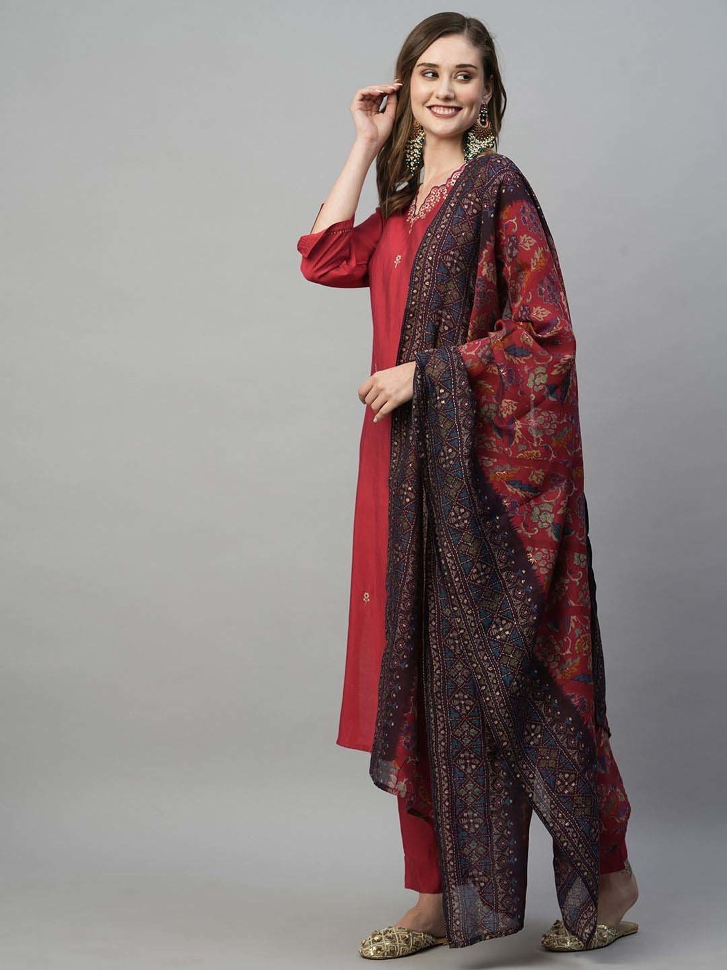 Heeposh Maroon Embroidered Kurta Pant Set With Dupatta