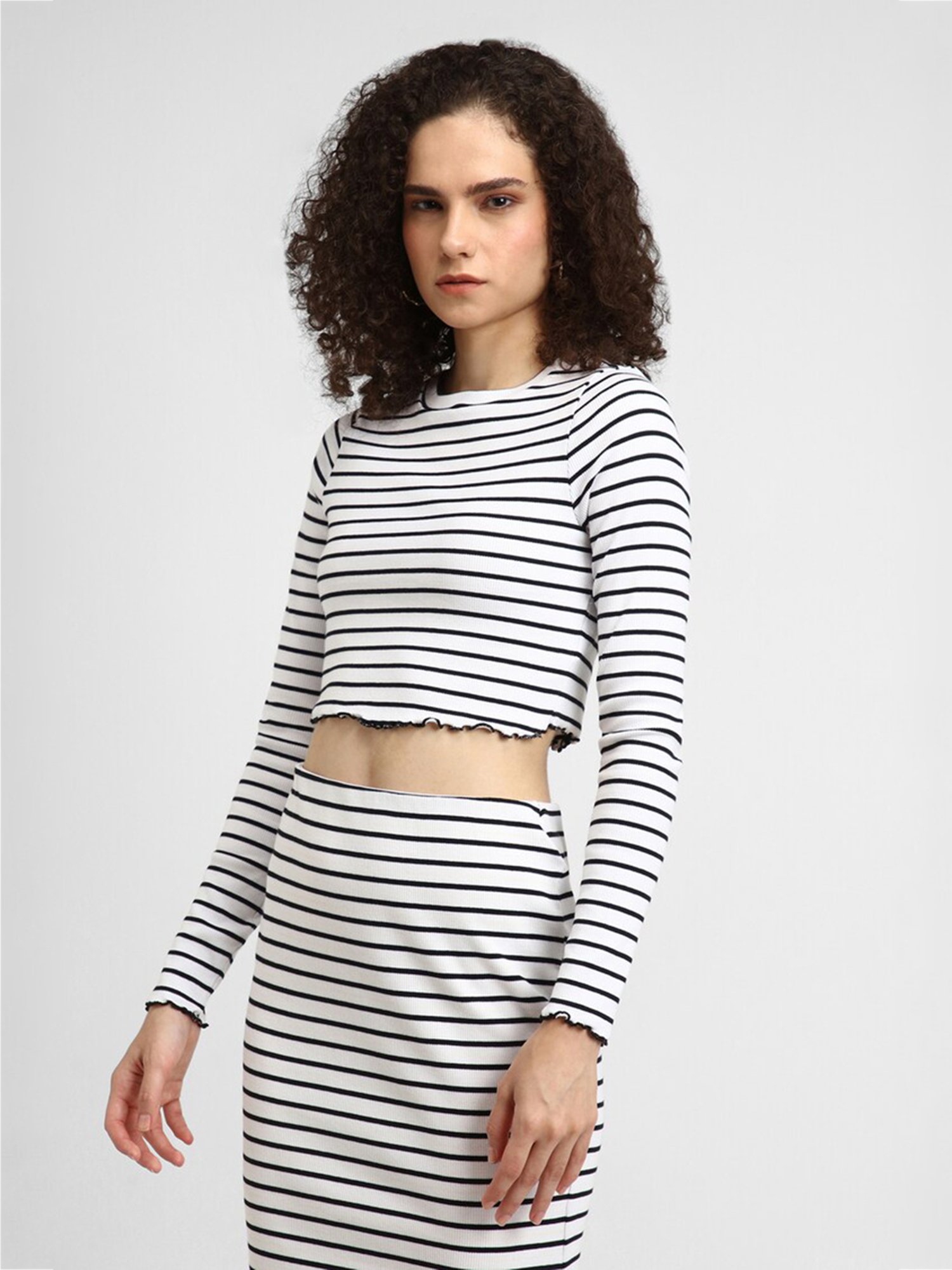 Forever 21 White & Black Cotton Striped Crop Top