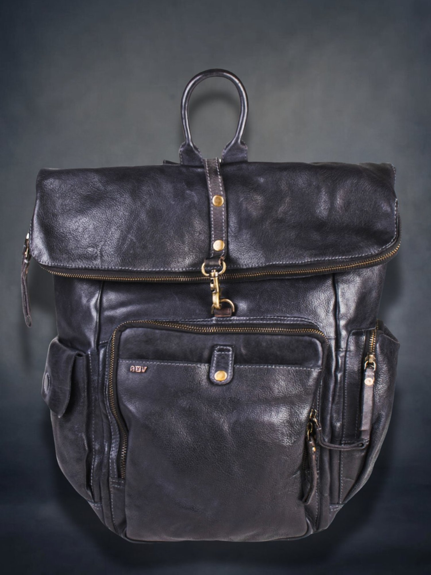 Art N Vintage Leo Black Leather Solid Large Backpack