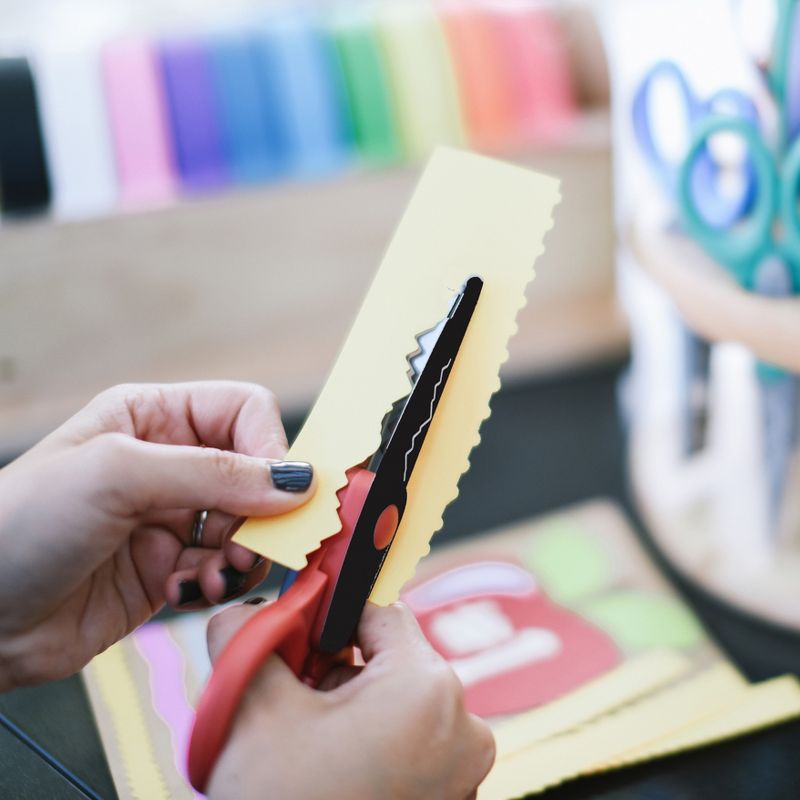 ECR4Kids Craft Scissor Set - Decorative Paper Edger Scissors with Rotating Stand (18 Pieces)