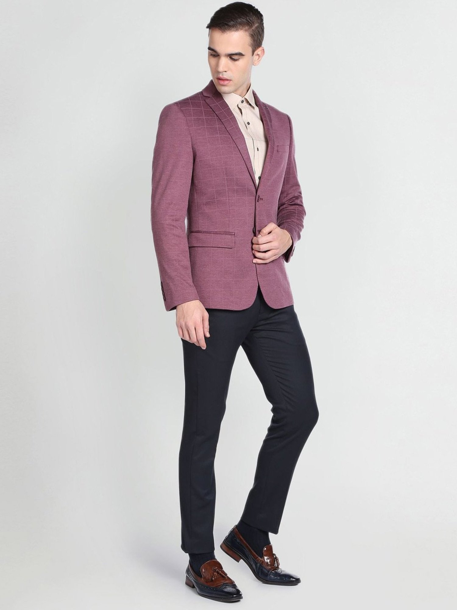 Arrow Sports Green Regular Fit Texture Waistcoat