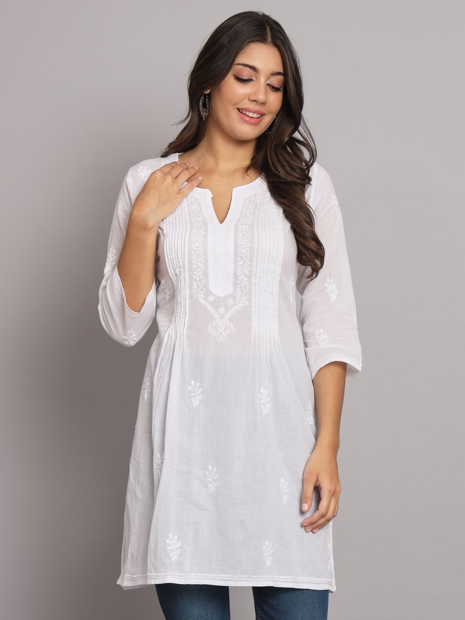 PARAMOUNT CHIKAN White Cotton Lucknowi Chikankari Straight Kurti