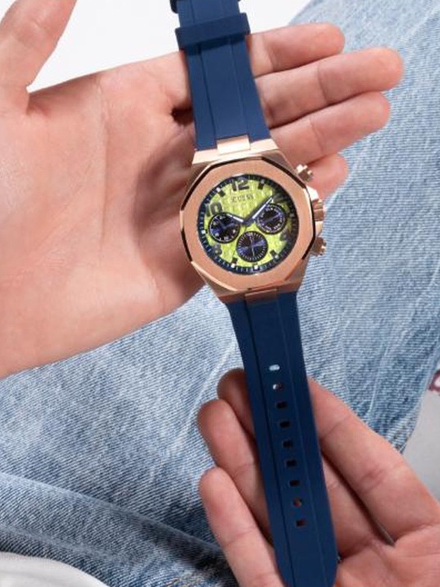 GUESS EMPIRE Men  Rose Gold Tone Dial Analog Watch - GW0583G3