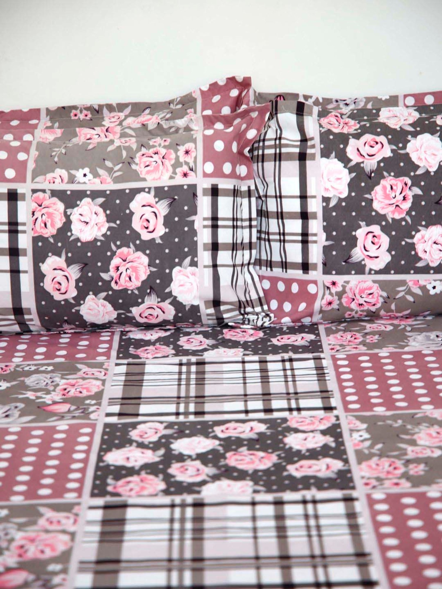 Ariana Pink & Grey Microfibre 144 TC Queen Bedsheet With 2 Pillow Covers