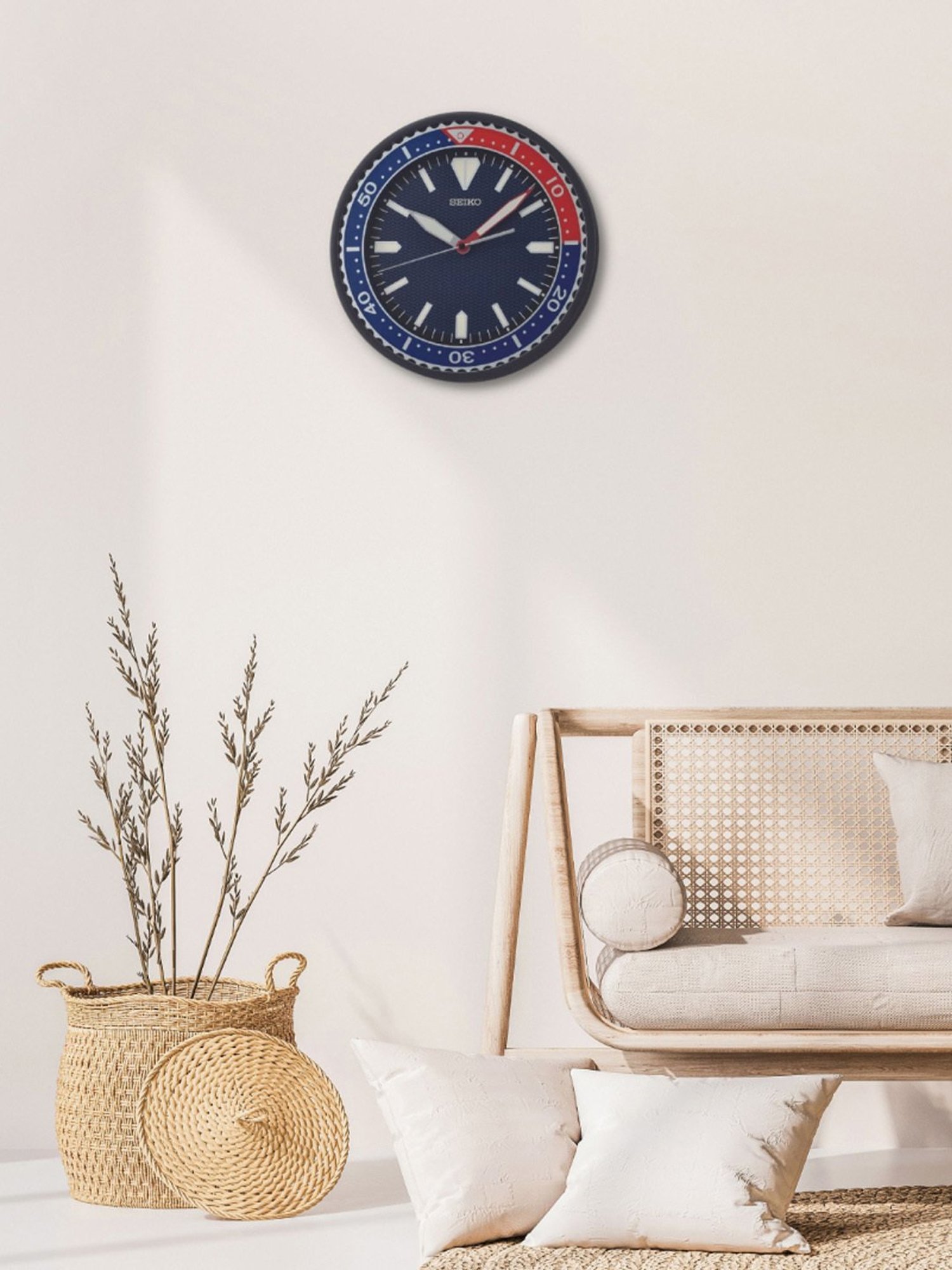 SEIKO classic black plastic wall clock with sweep movement