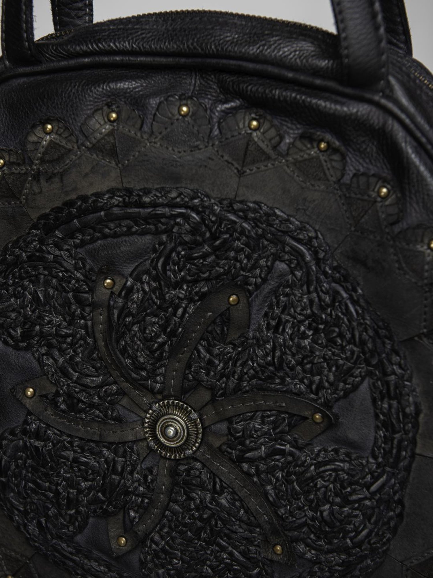 Art N Vintage Parma Black Leather Textured Medium Shoulder Handbag