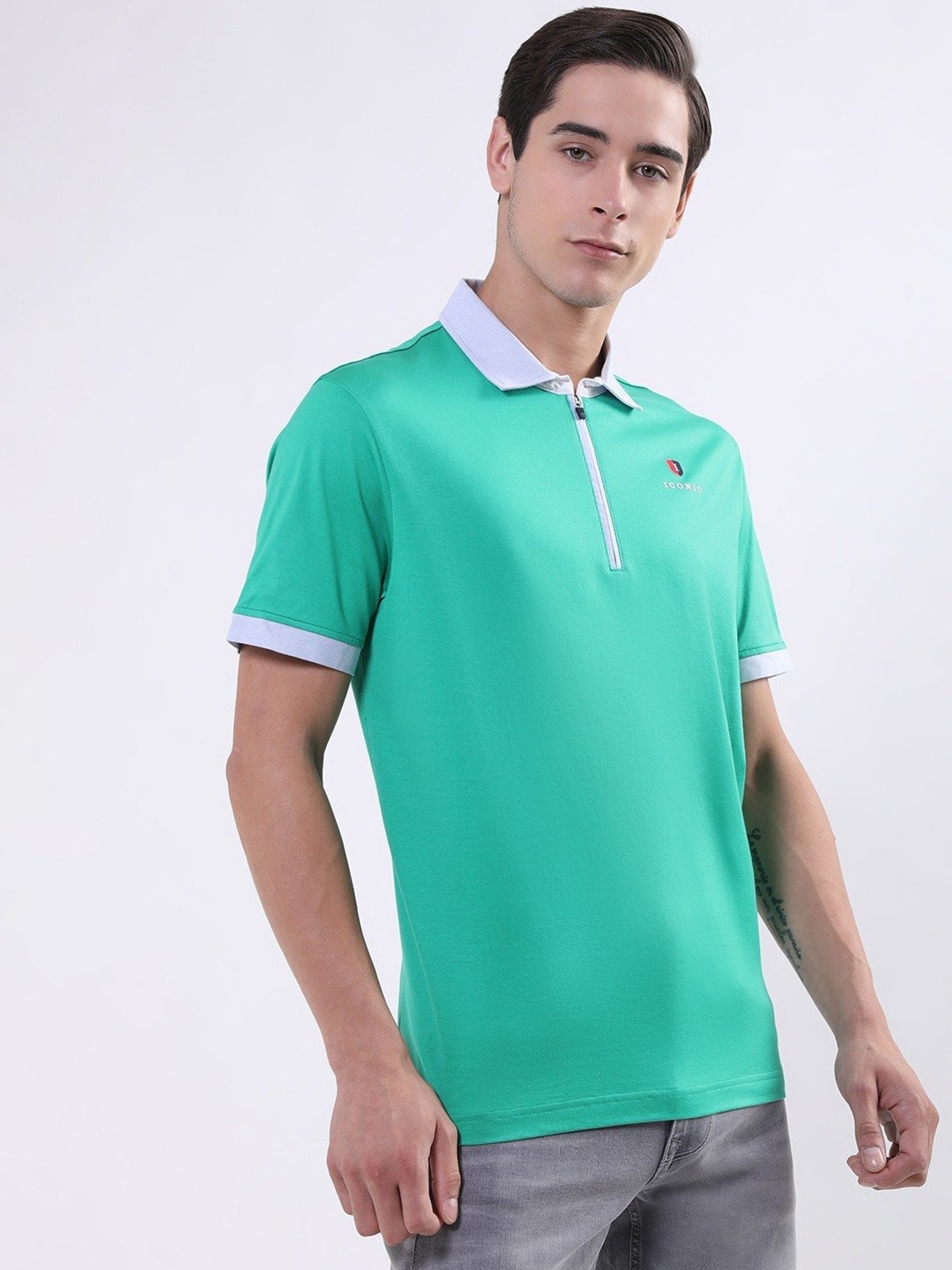 Iconic Men Colourblocked Regular Fit Cotton T-shirt