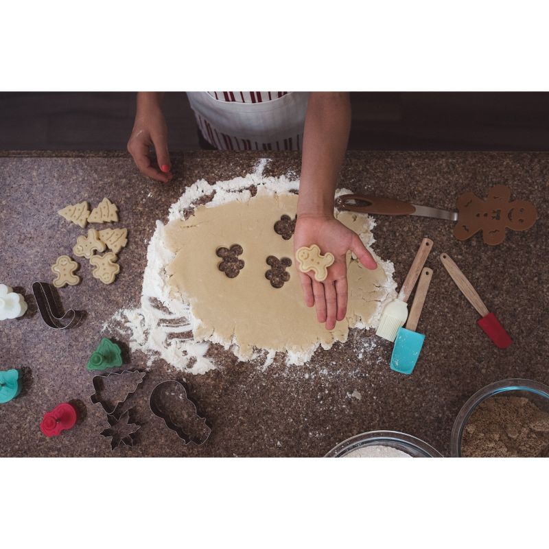 Handstand Kitchen Cookies for Santa Baking Set