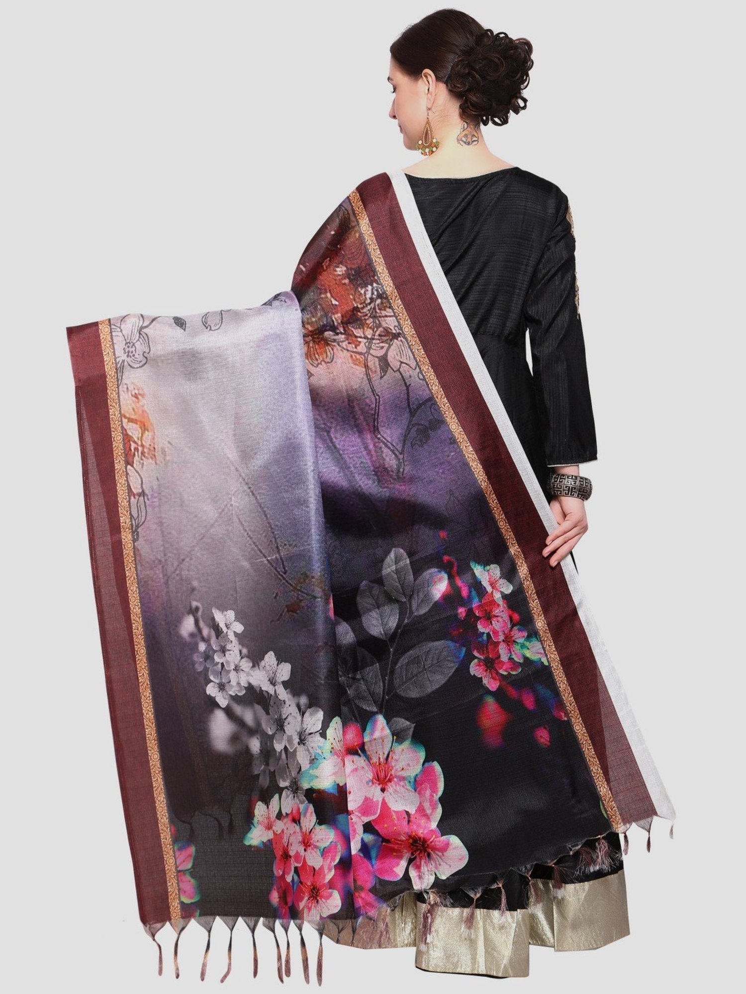 Saree Mall Grey Floral Print Dupatta