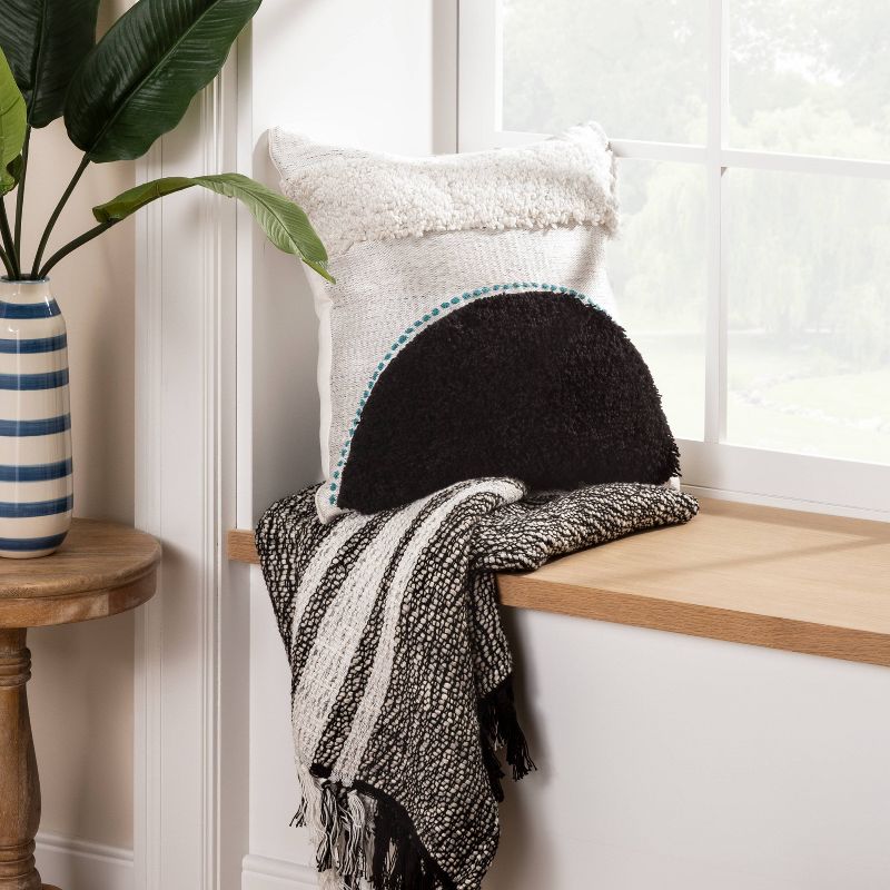 Throw Pillow Arc Black/White - Project 62™