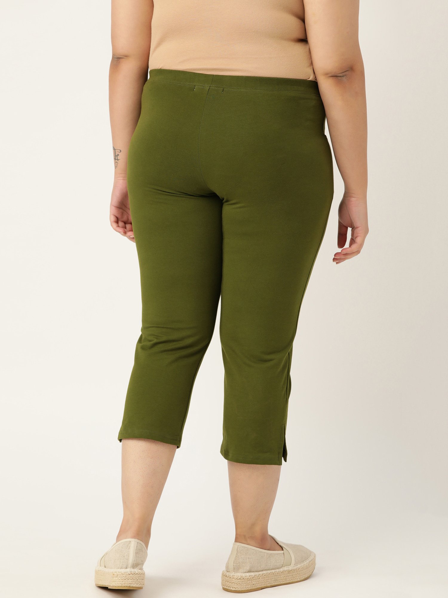 theRebelinme Green High Rise Capris