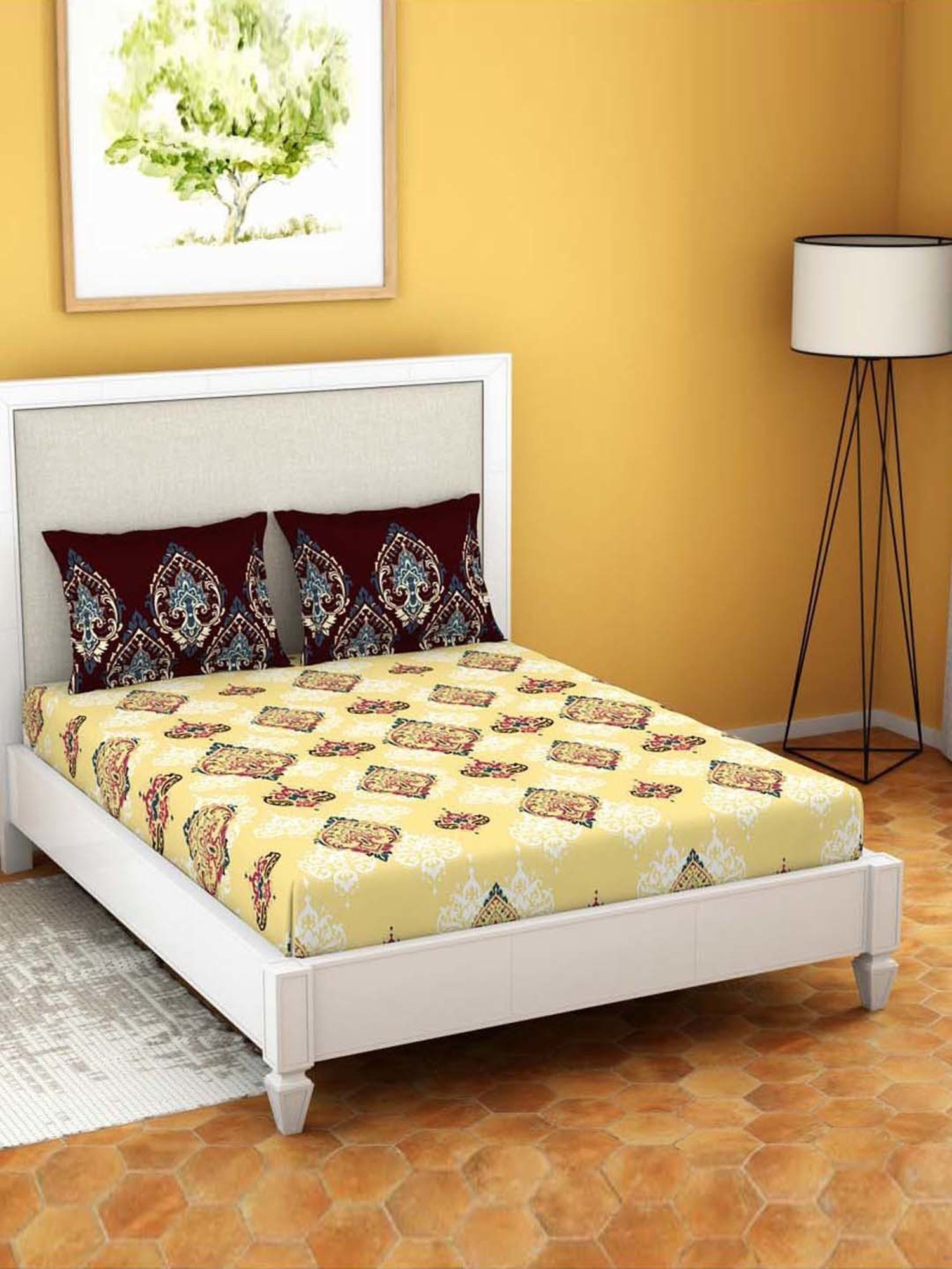 Welspun Moments Printed Beige Cotton Queen Fitted Bed Sheet with 2 Pillow Covers