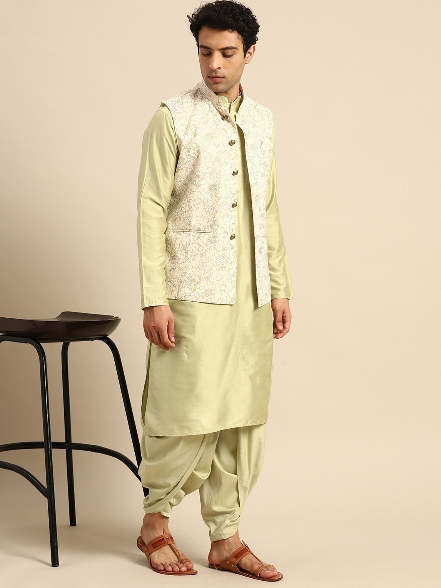 KISAH White & Green Regular Fit Self Pattern Kurta Set With Jacket