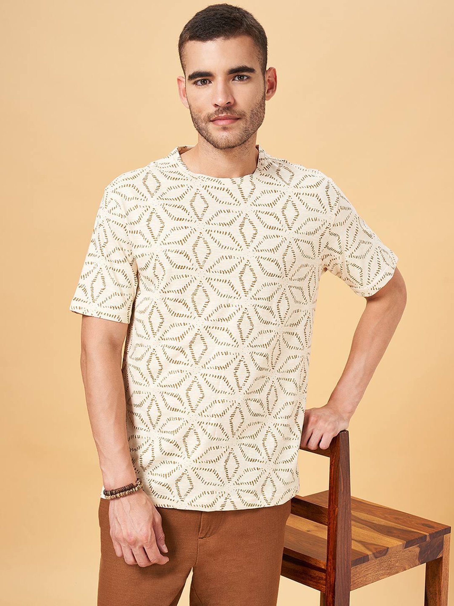 7 Alt by Pantaloons Off White Cotton Relaxed Fit Printed T-Shirt